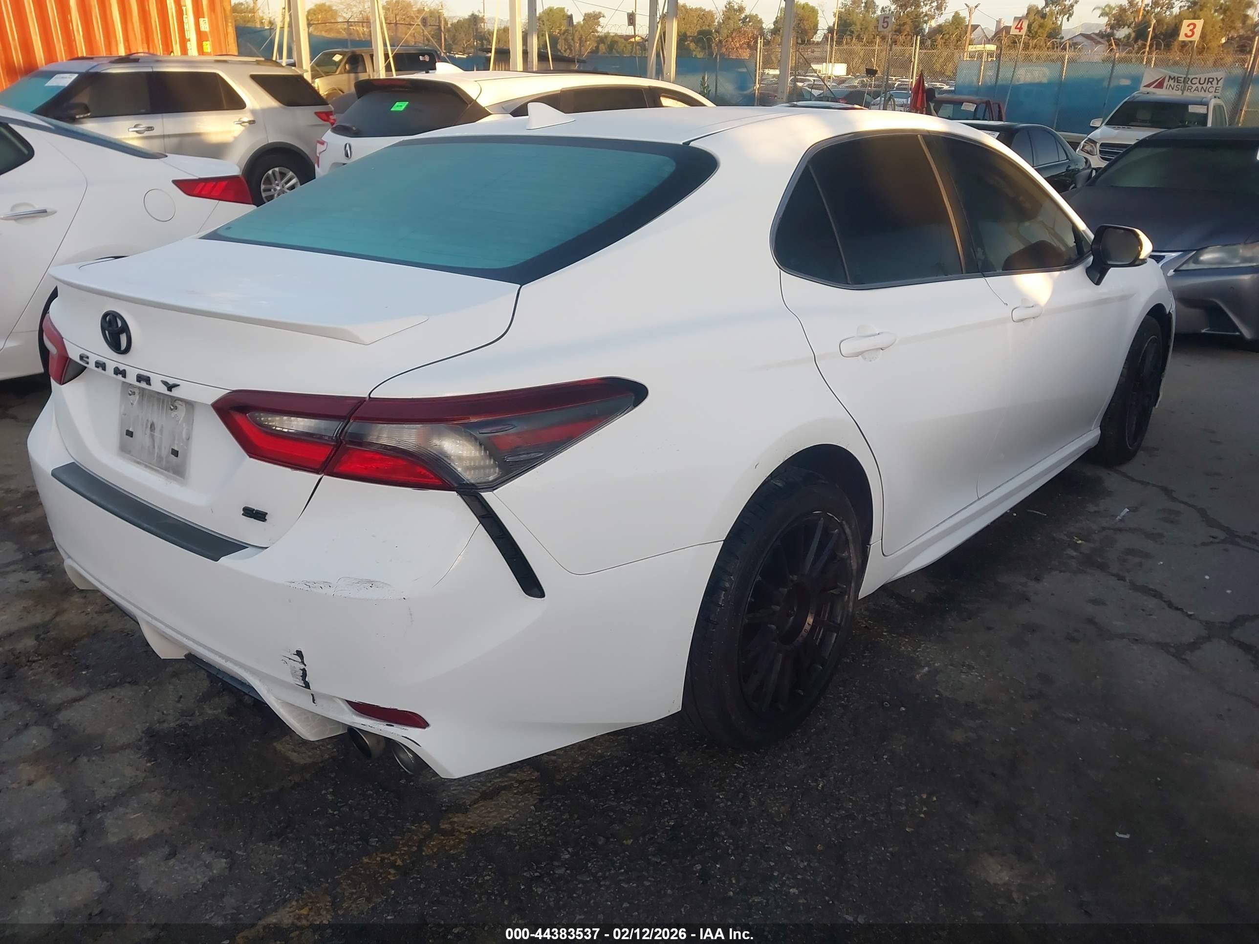 TOYOTA CAMRY image 4