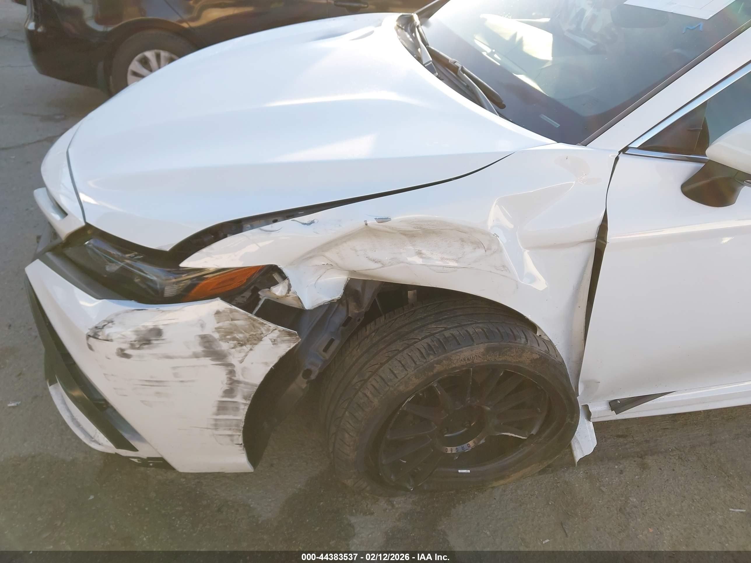 TOYOTA CAMRY image 6