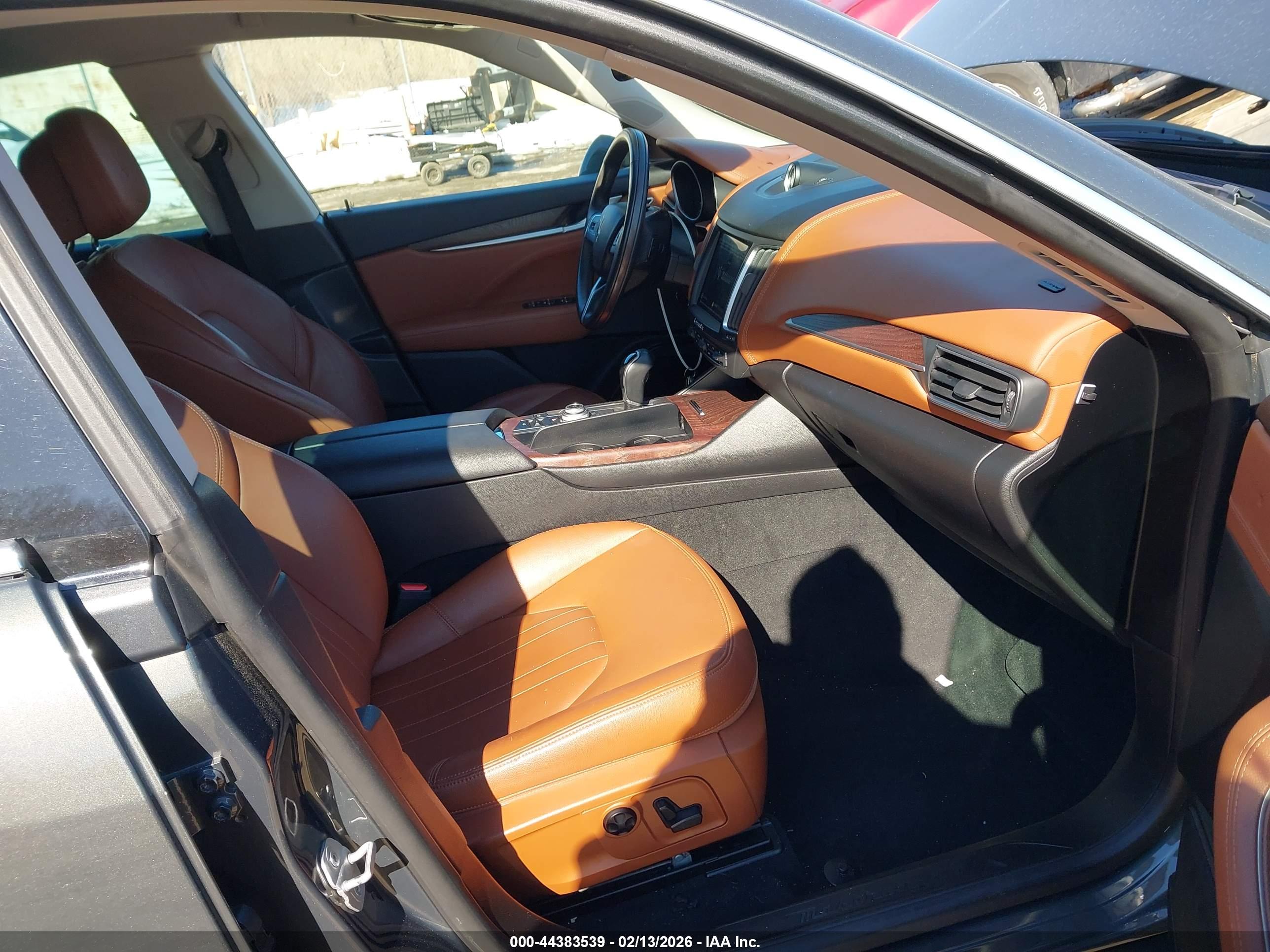 MASERATI LEVANTE image 5
