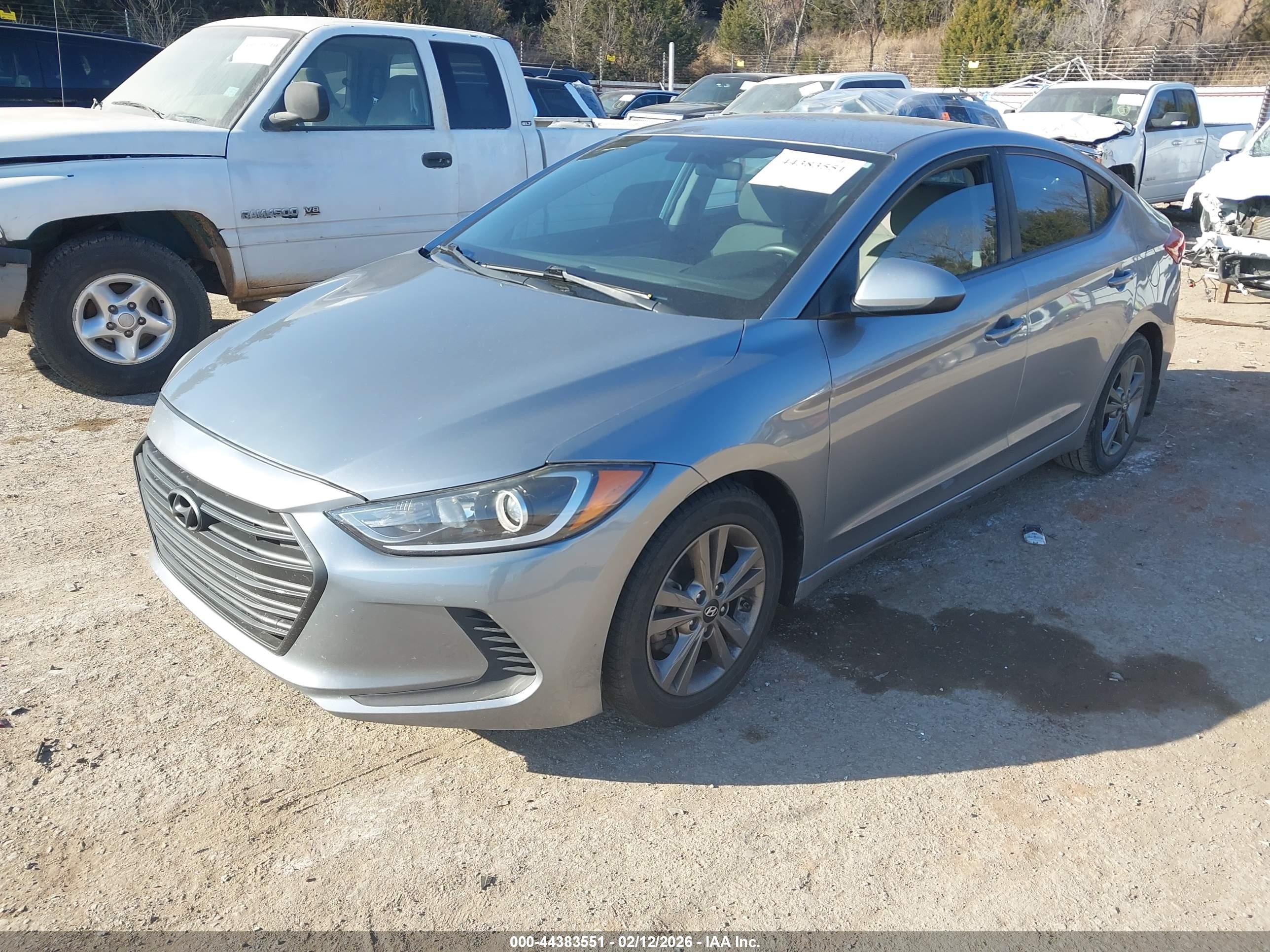 HYUNDAI ELANTRA image 2