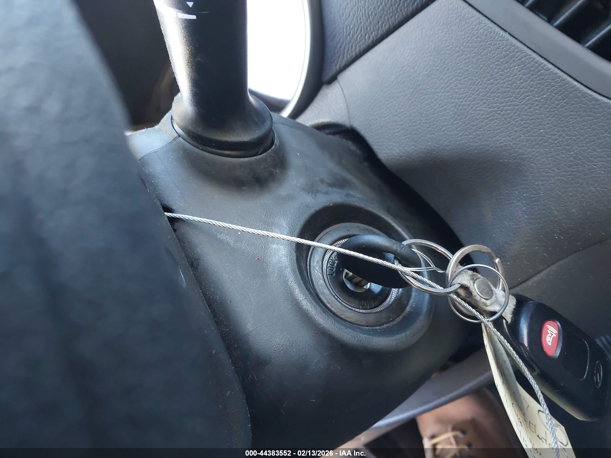 HYUNDAI ELANTRA image 11