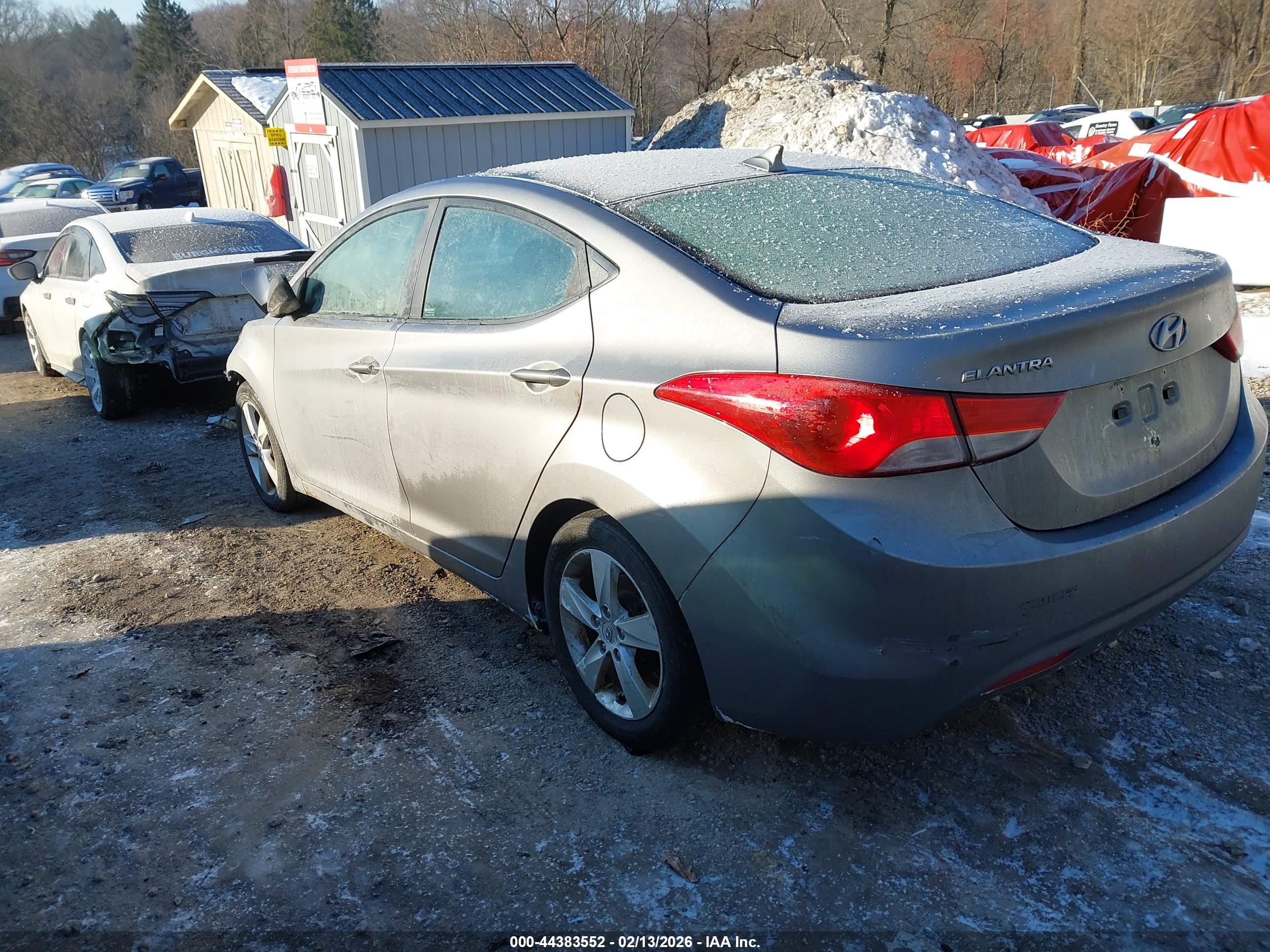 HYUNDAI ELANTRA image 3