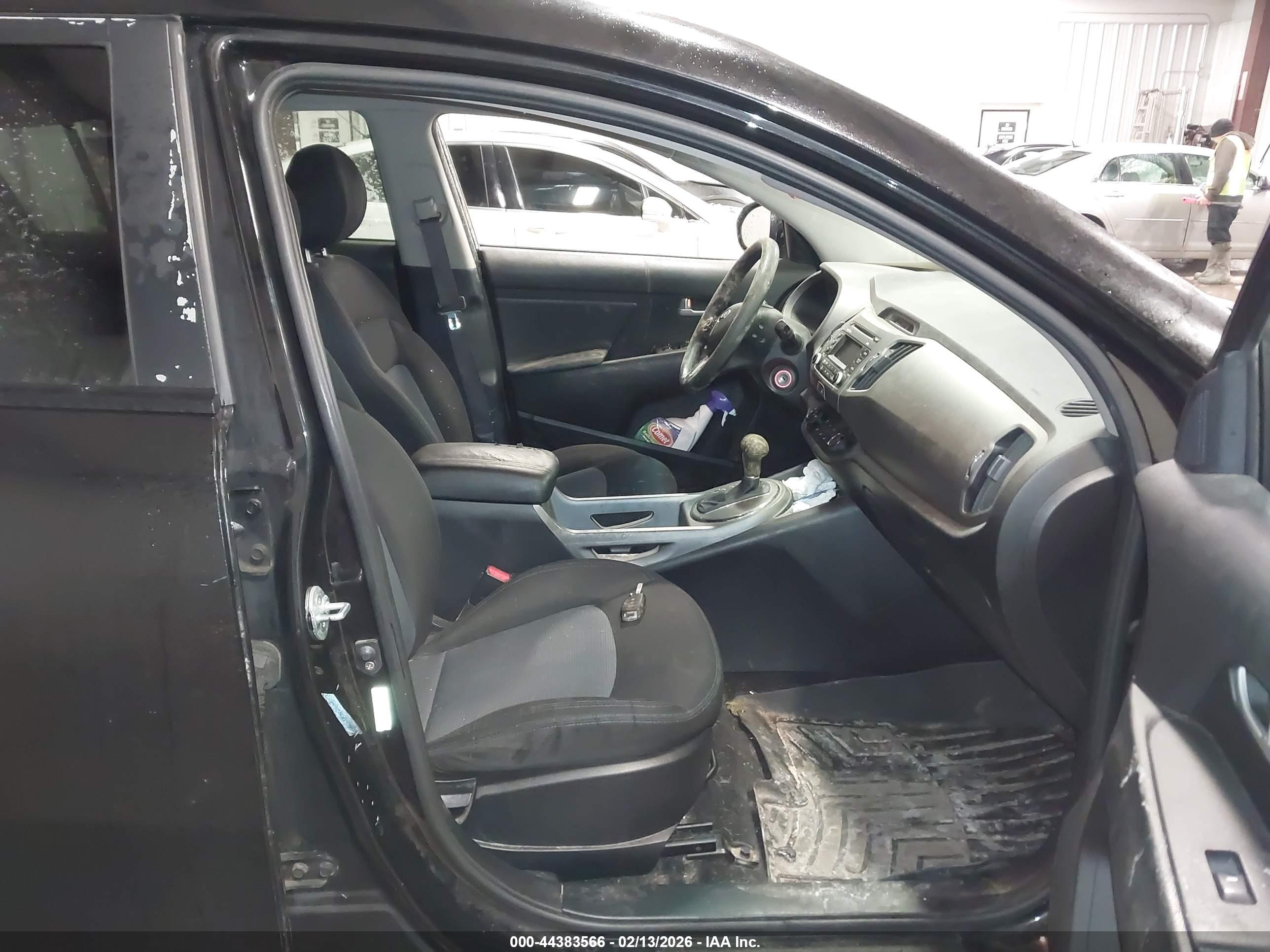 KIA SPORTAGE image 5