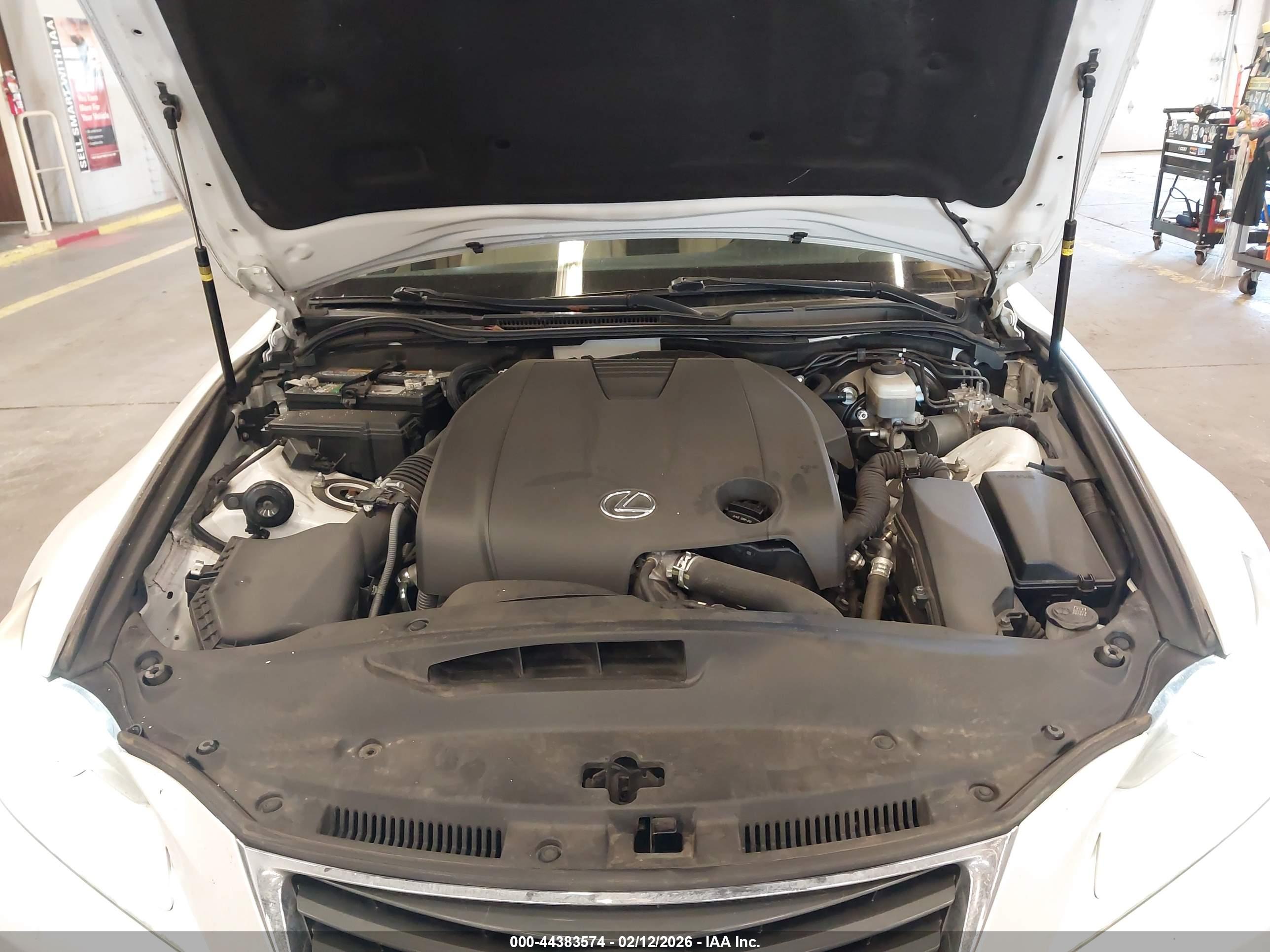 LEXUS IS image 10