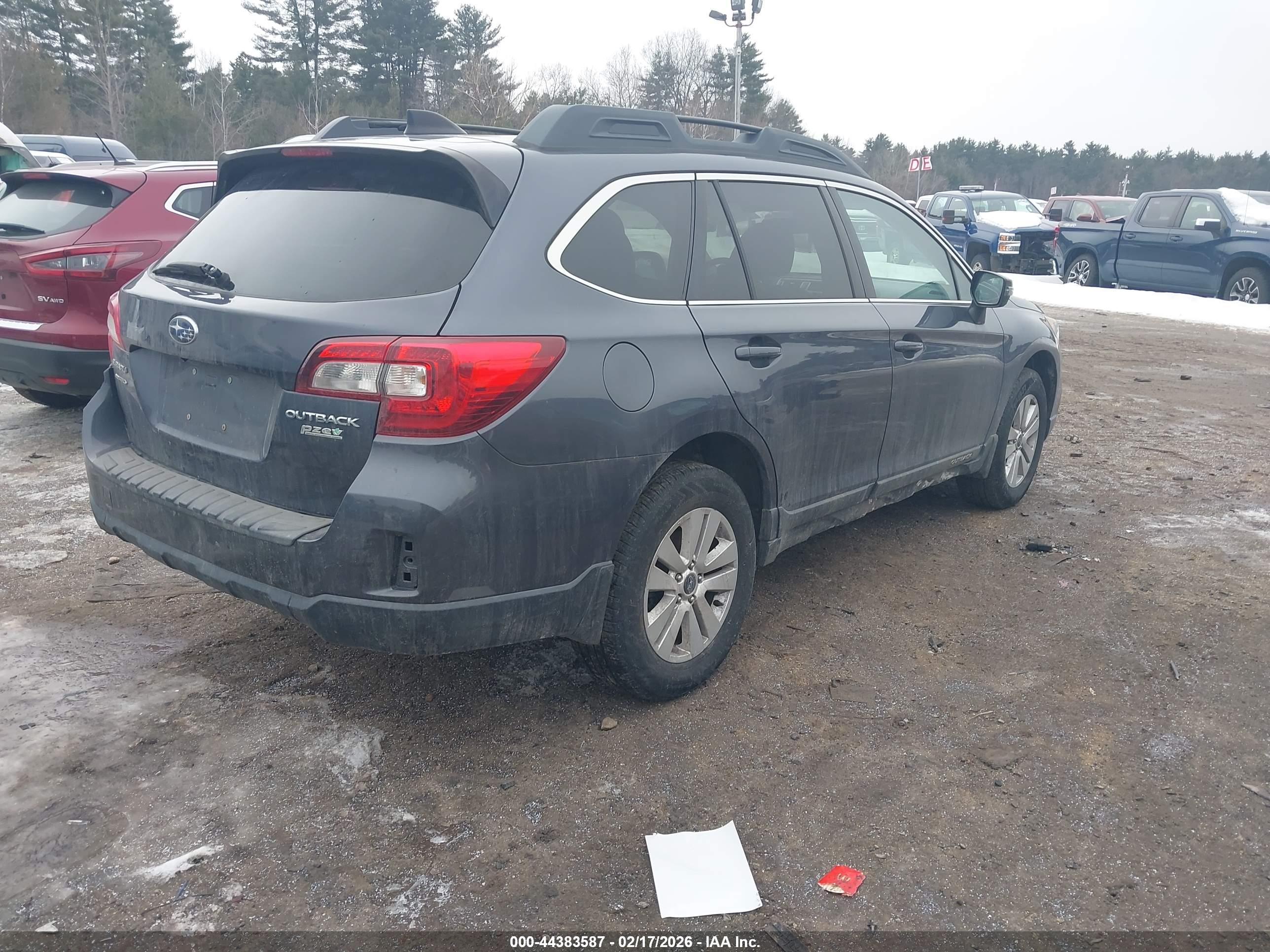 SUBARU OUTBACK image 4