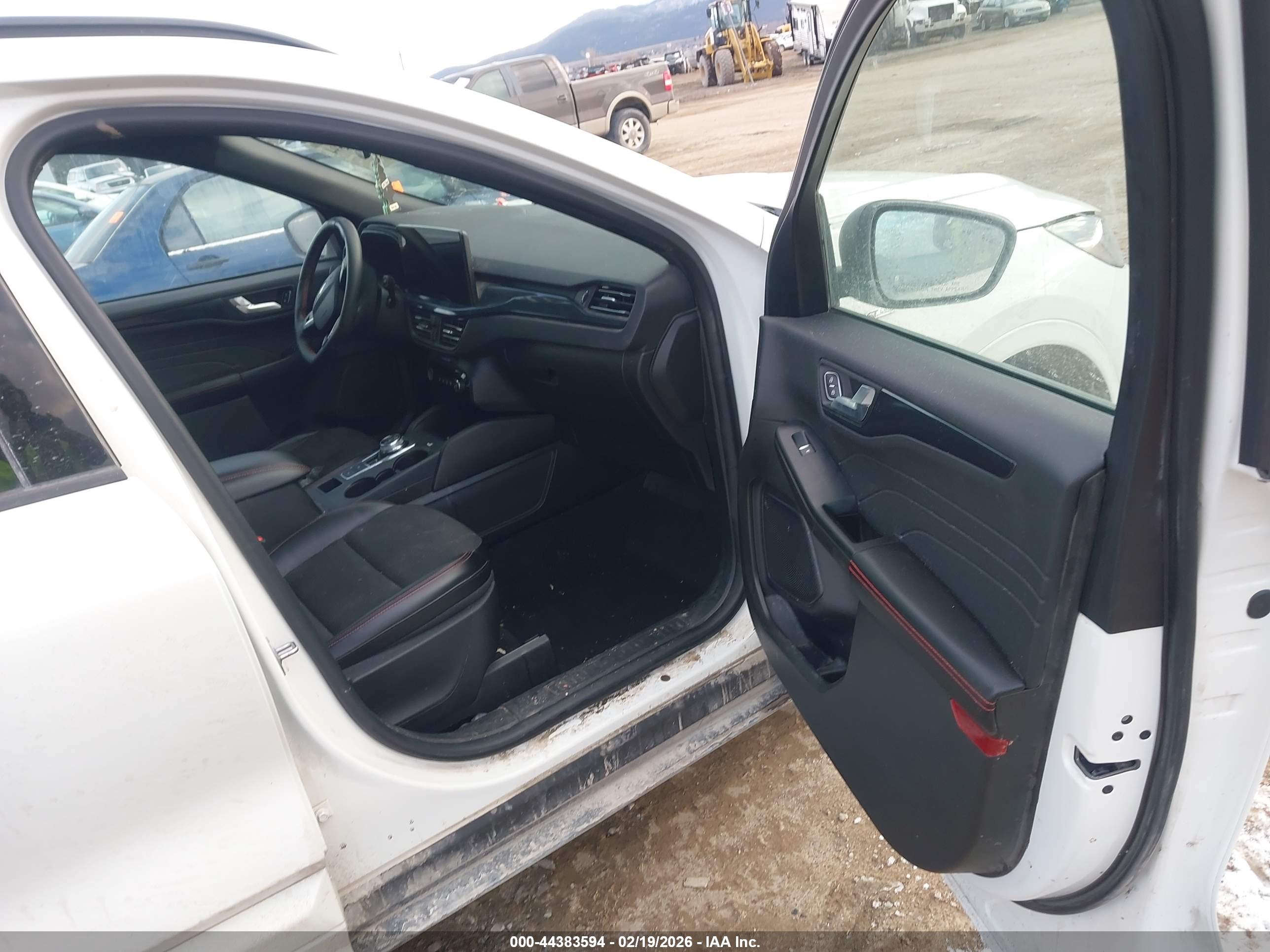 FORD ESCAPE image 5