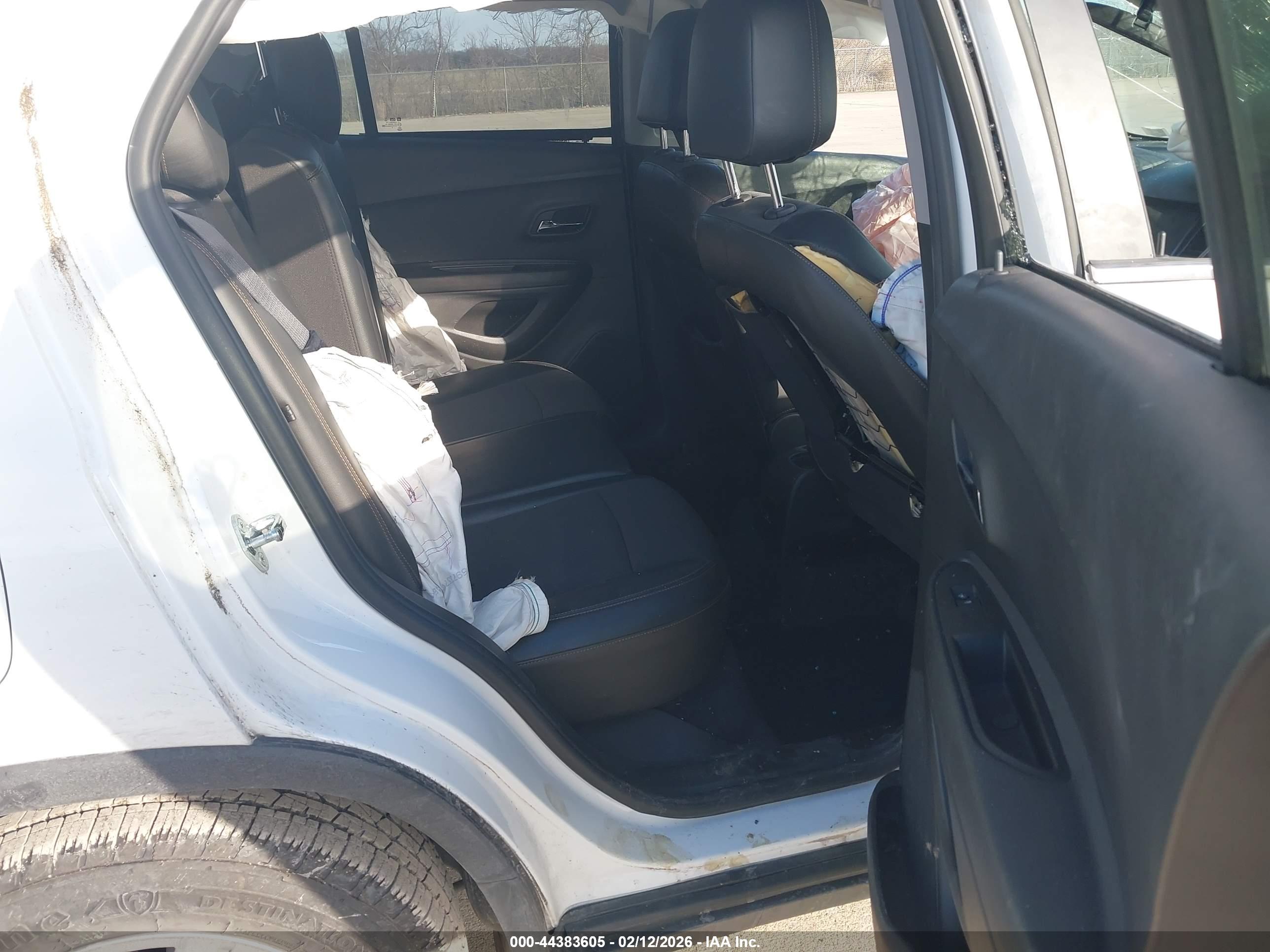 CHEVROLET TRAX image 8