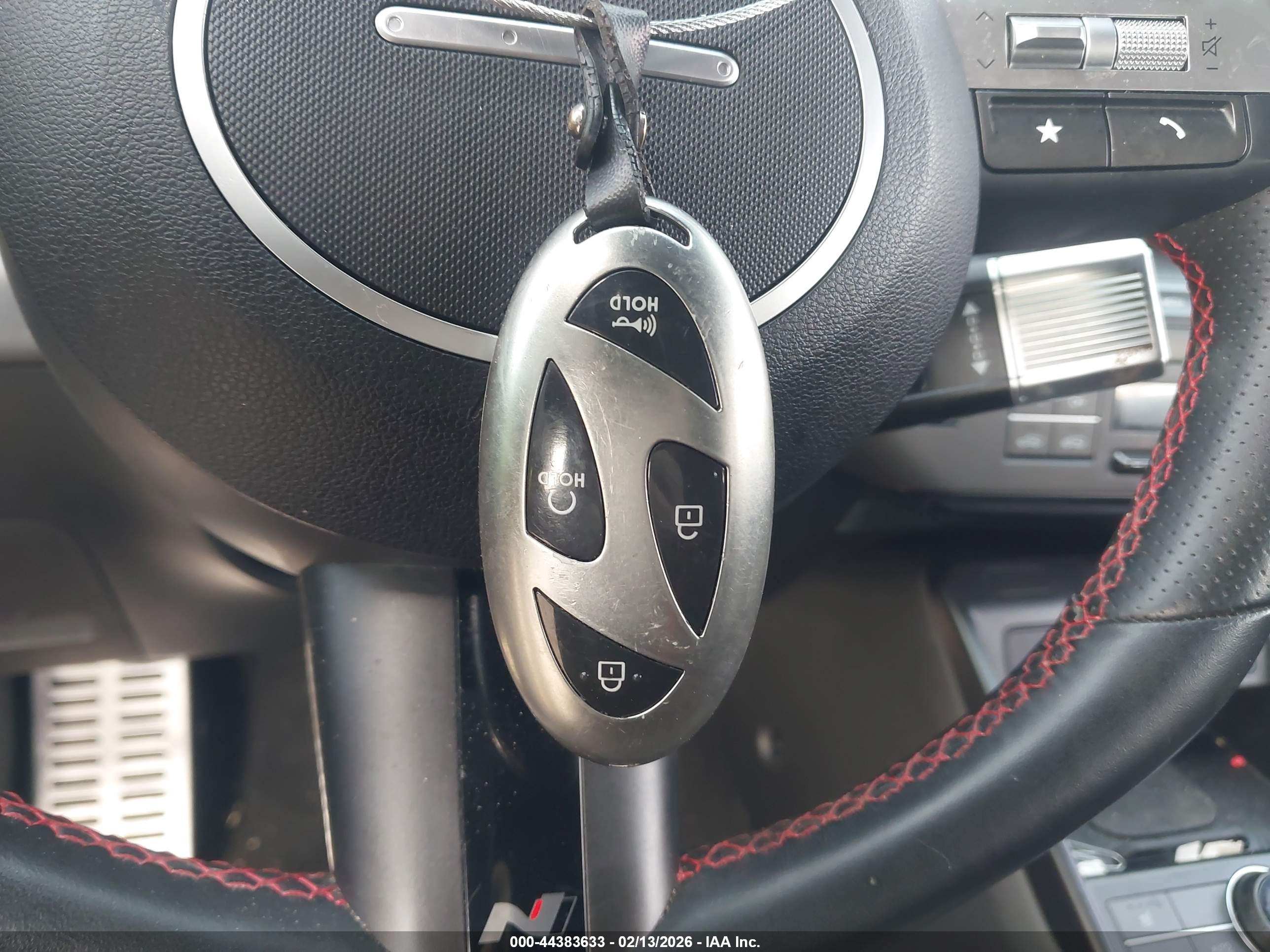 HYUNDAI KONA image 11