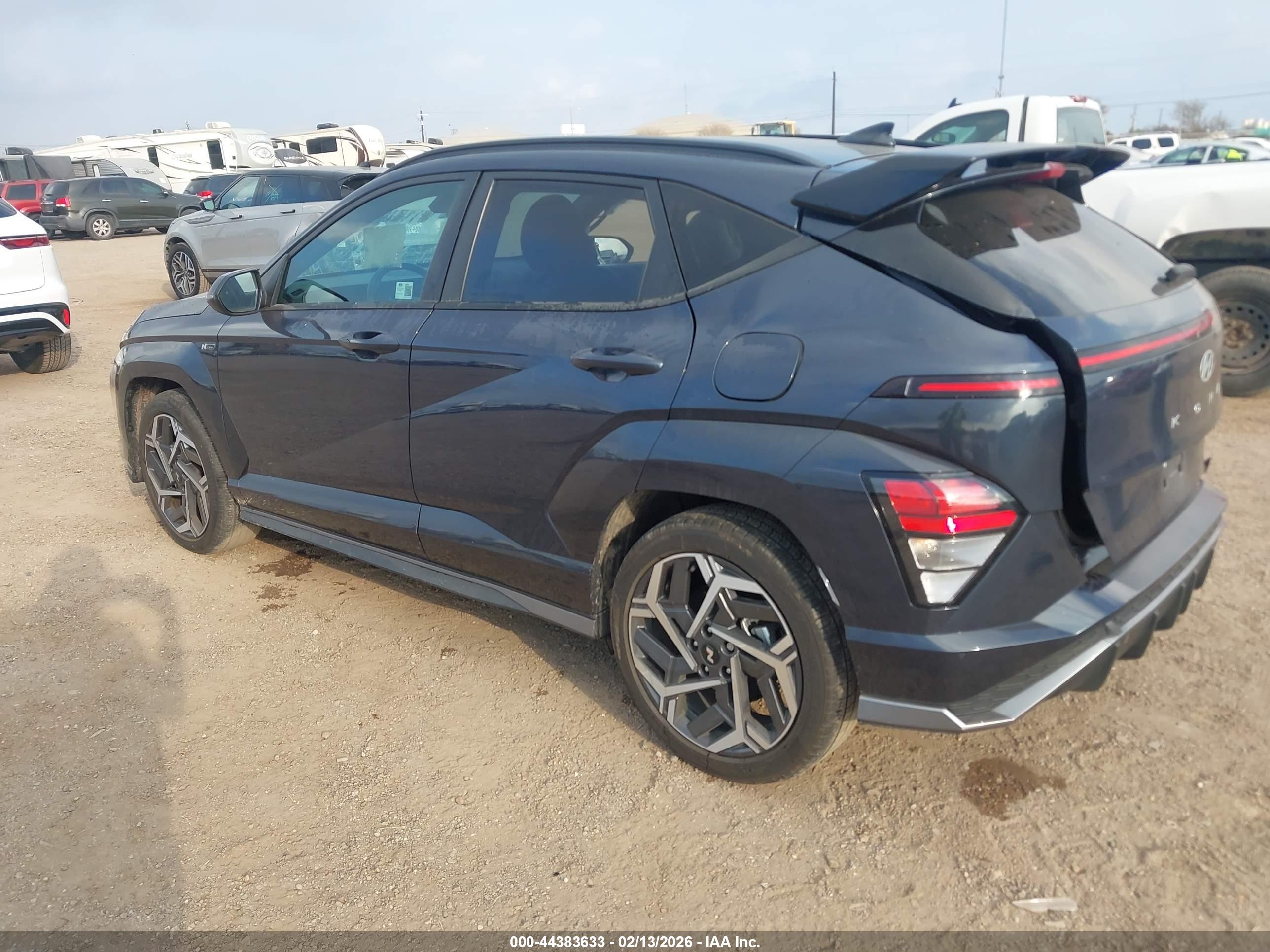 HYUNDAI KONA image 3
