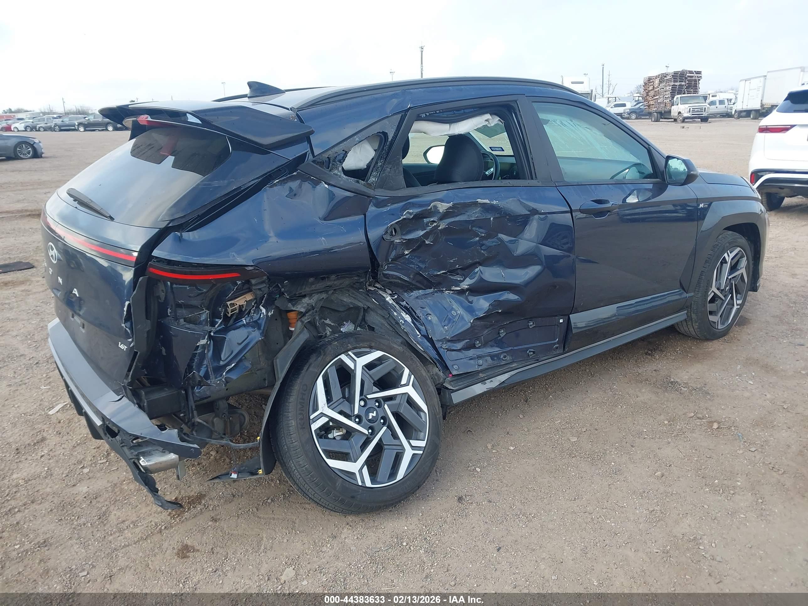 HYUNDAI KONA image 4