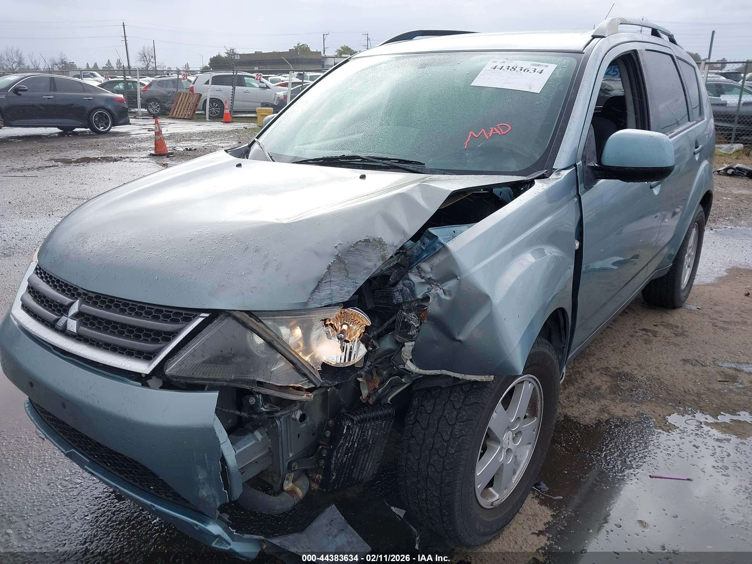 MITSUBISHI OUTLANDER image 6