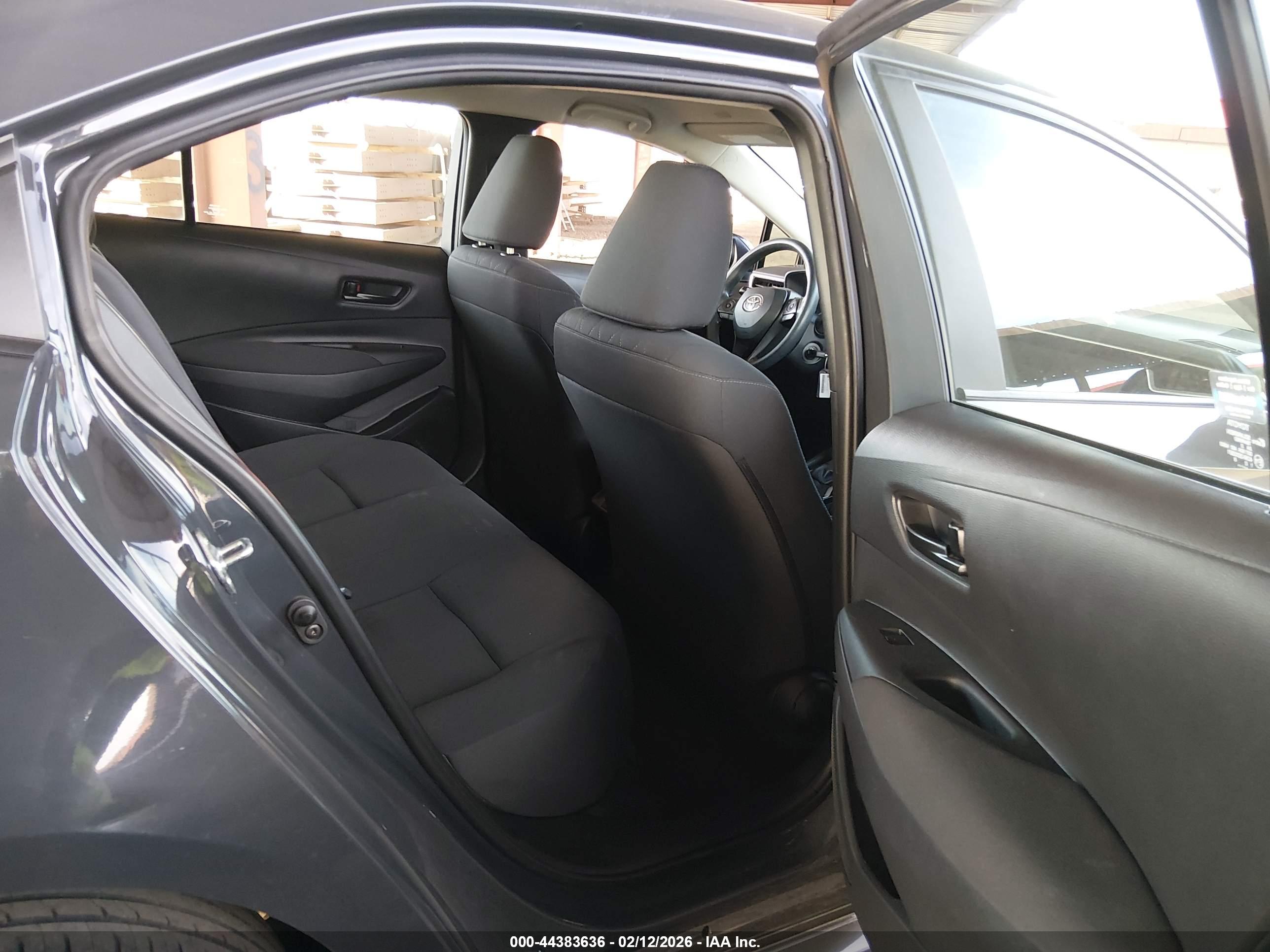 TOYOTA COROLLA image 8