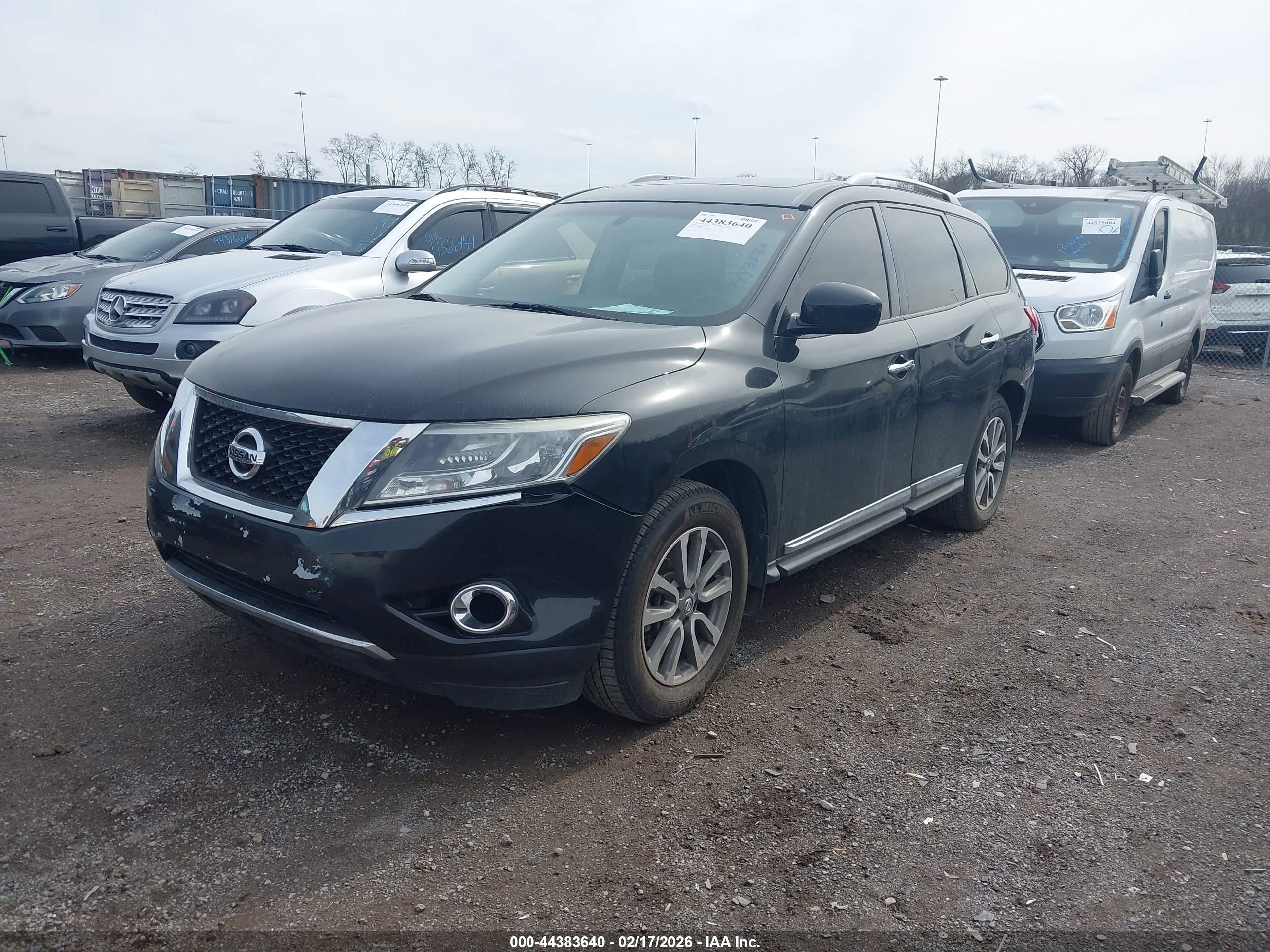NISSAN PATHFINDER image 2