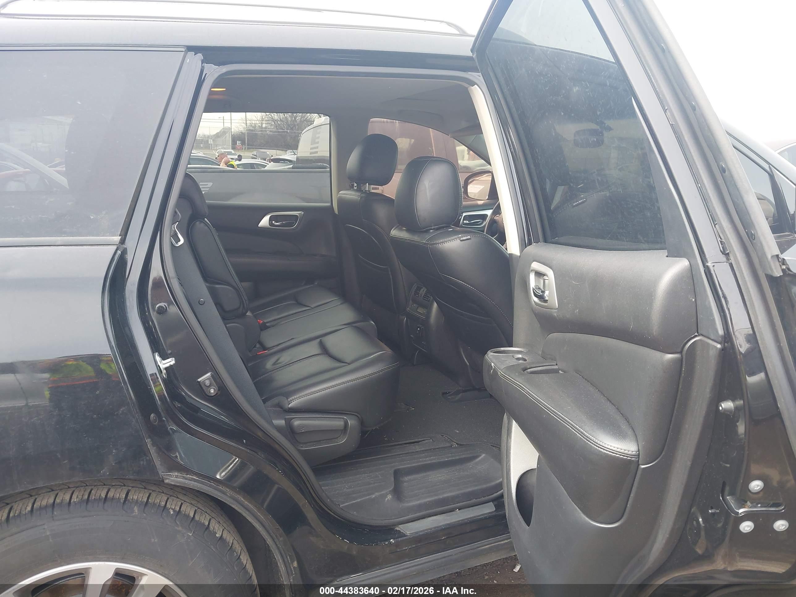 NISSAN PATHFINDER image 8