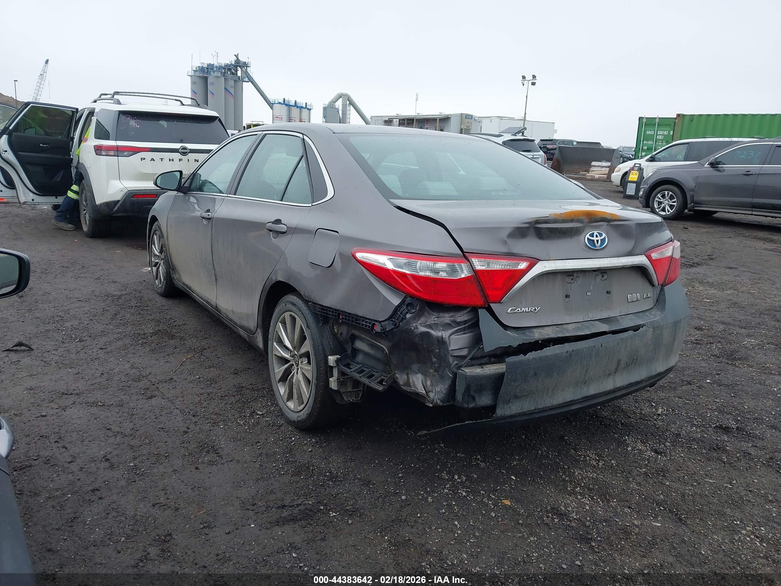 TOYOTA CAMRY image 3