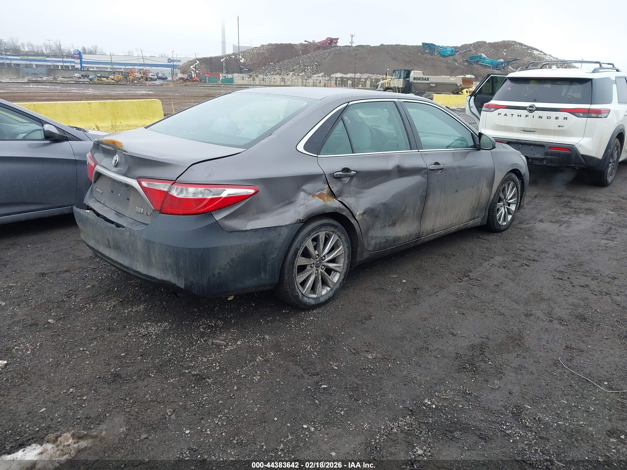 TOYOTA CAMRY image 4
