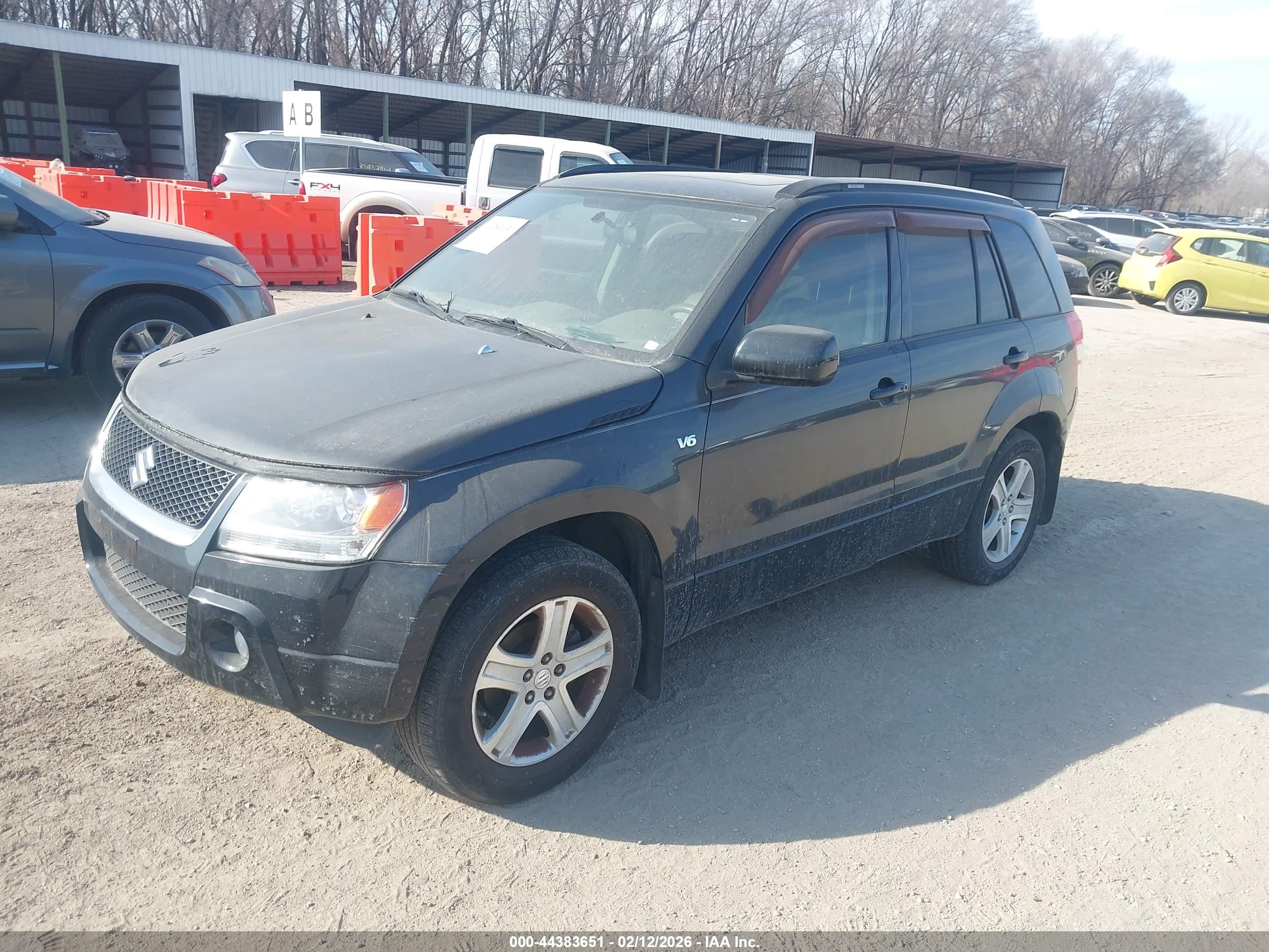 SUZUKI GRAND image 2