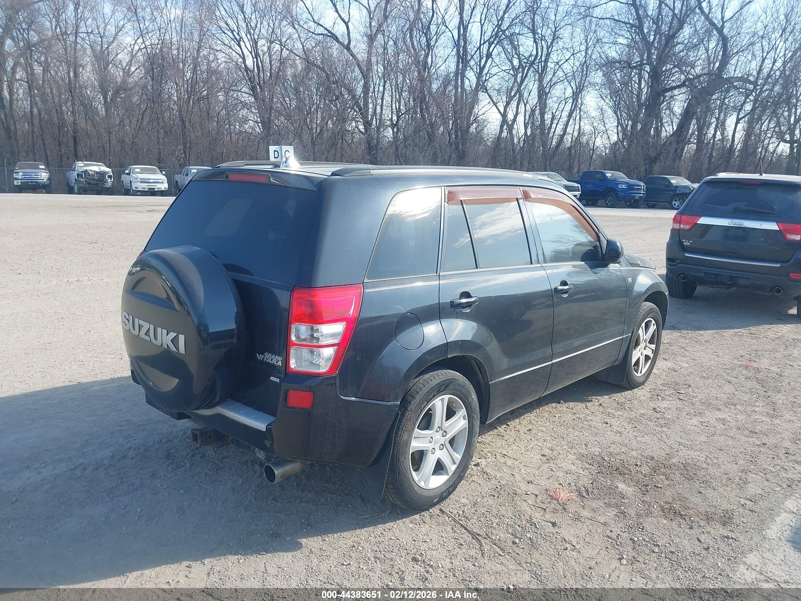 SUZUKI GRAND image 4
