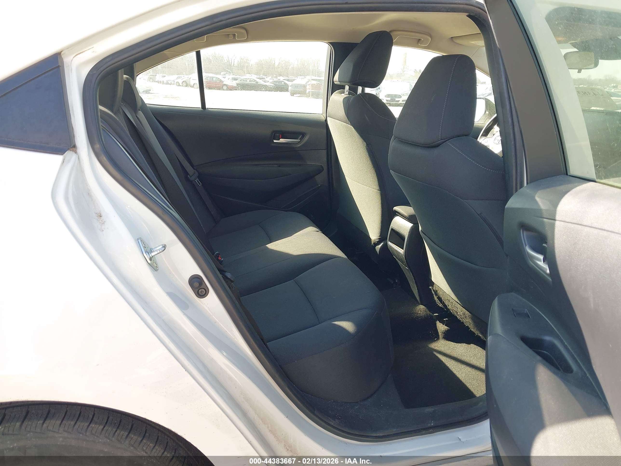 TOYOTA COROLLA image 8