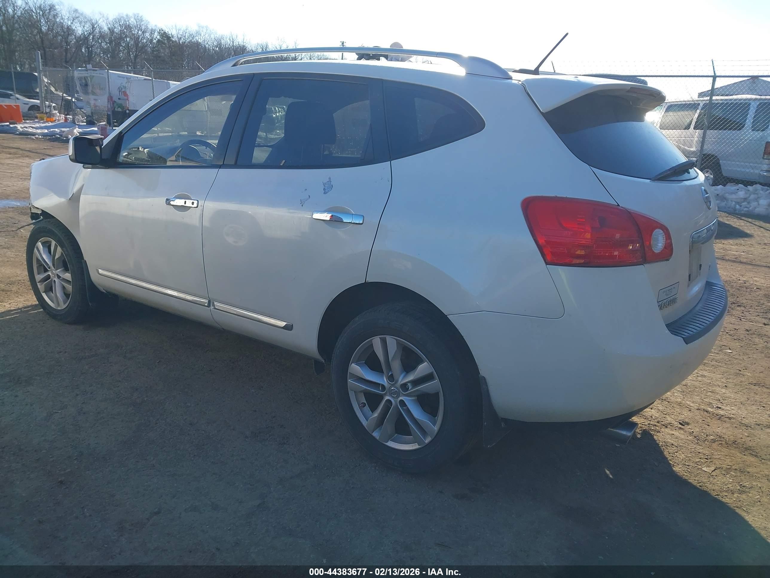 NISSAN ROGUE image 3