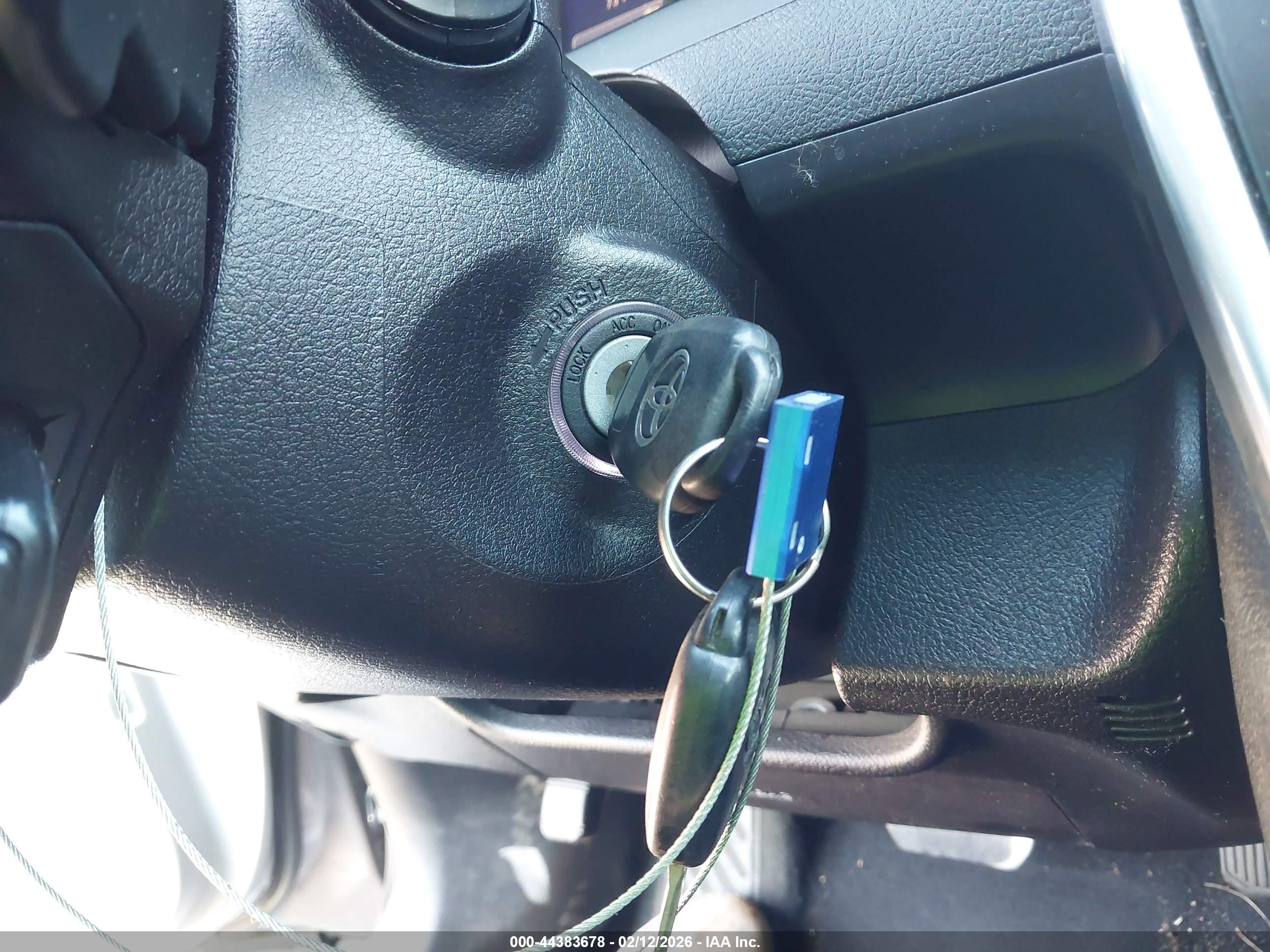TOYOTA CAMRY image 11