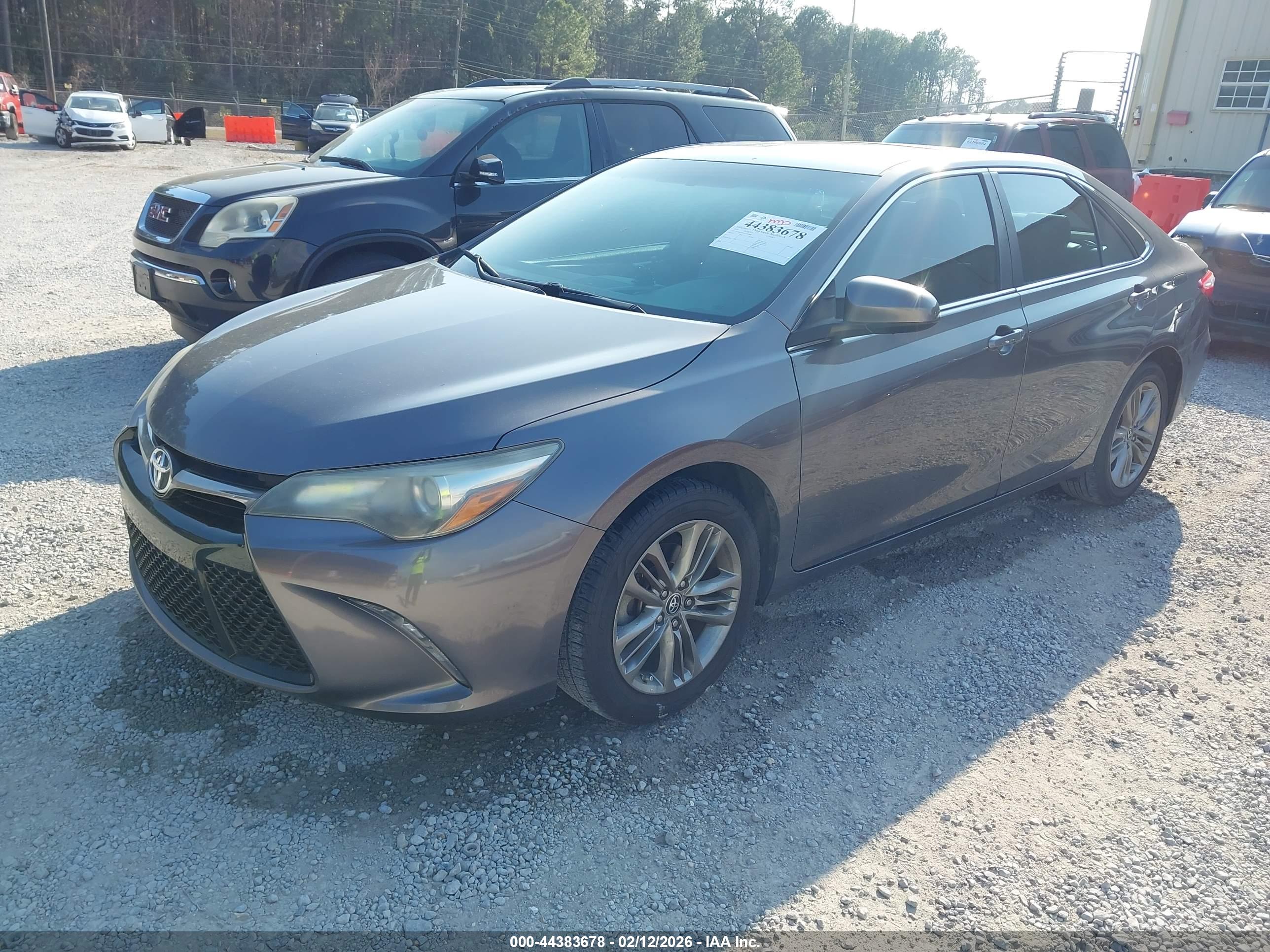 TOYOTA CAMRY image 2