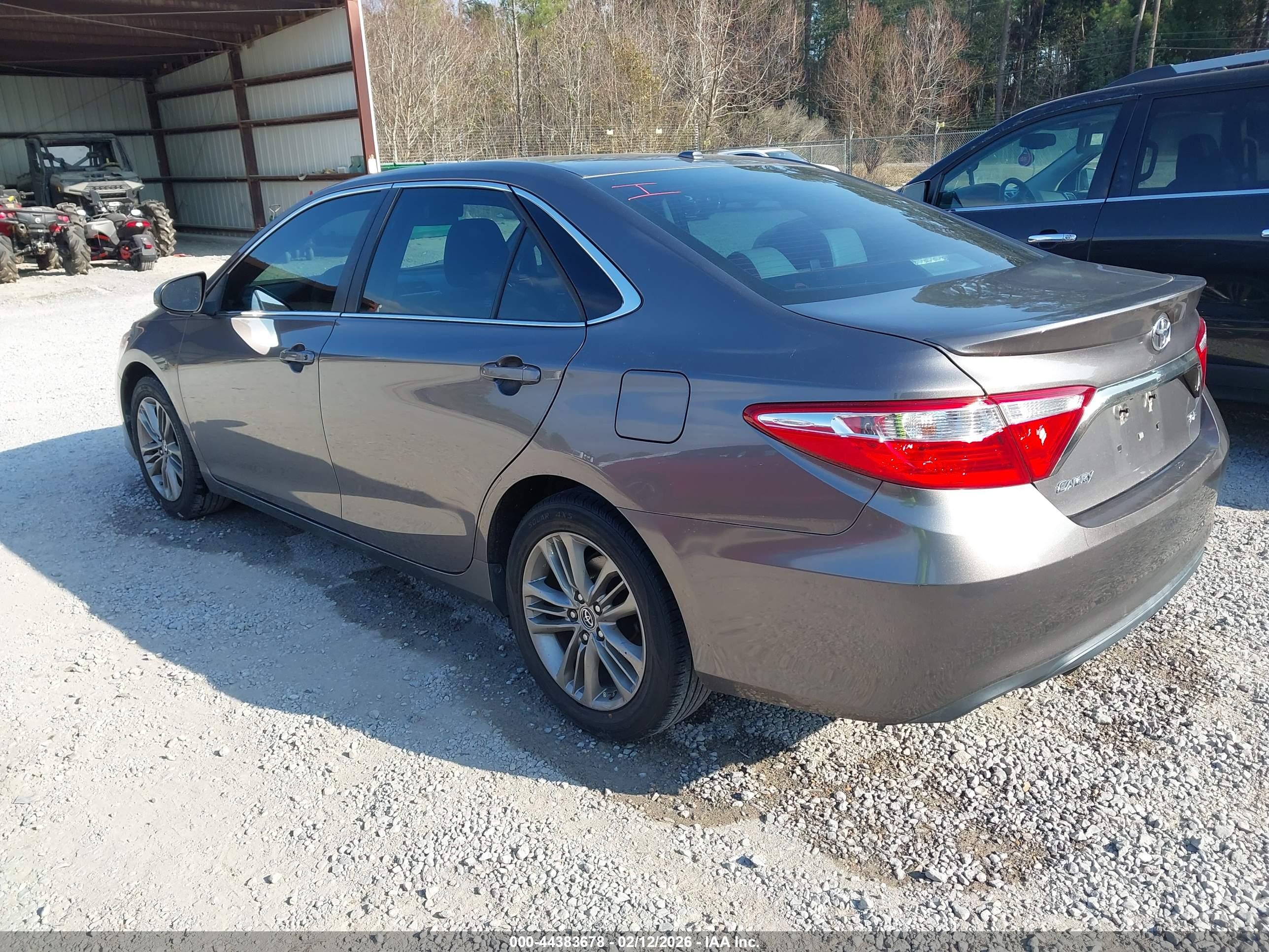 TOYOTA CAMRY image 3