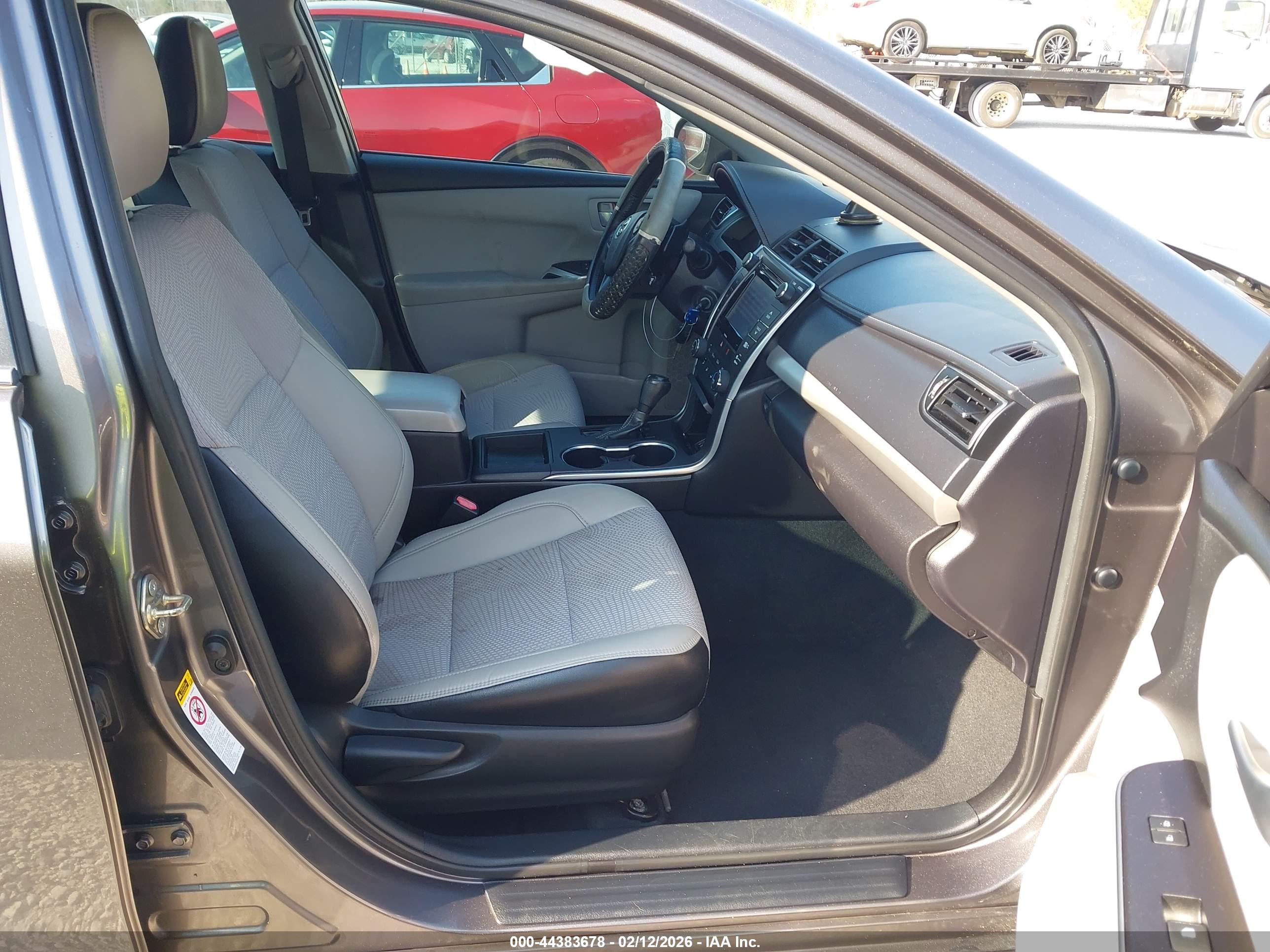 TOYOTA CAMRY image 5
