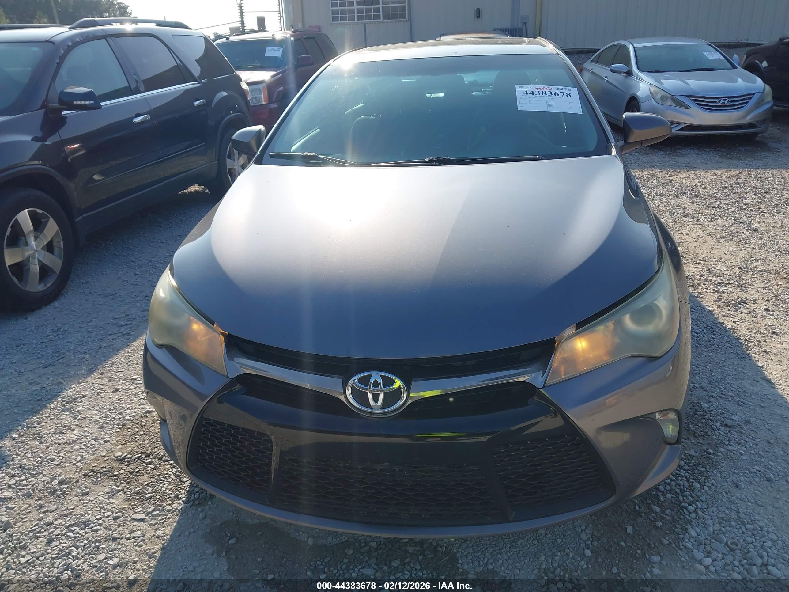 TOYOTA CAMRY image 6