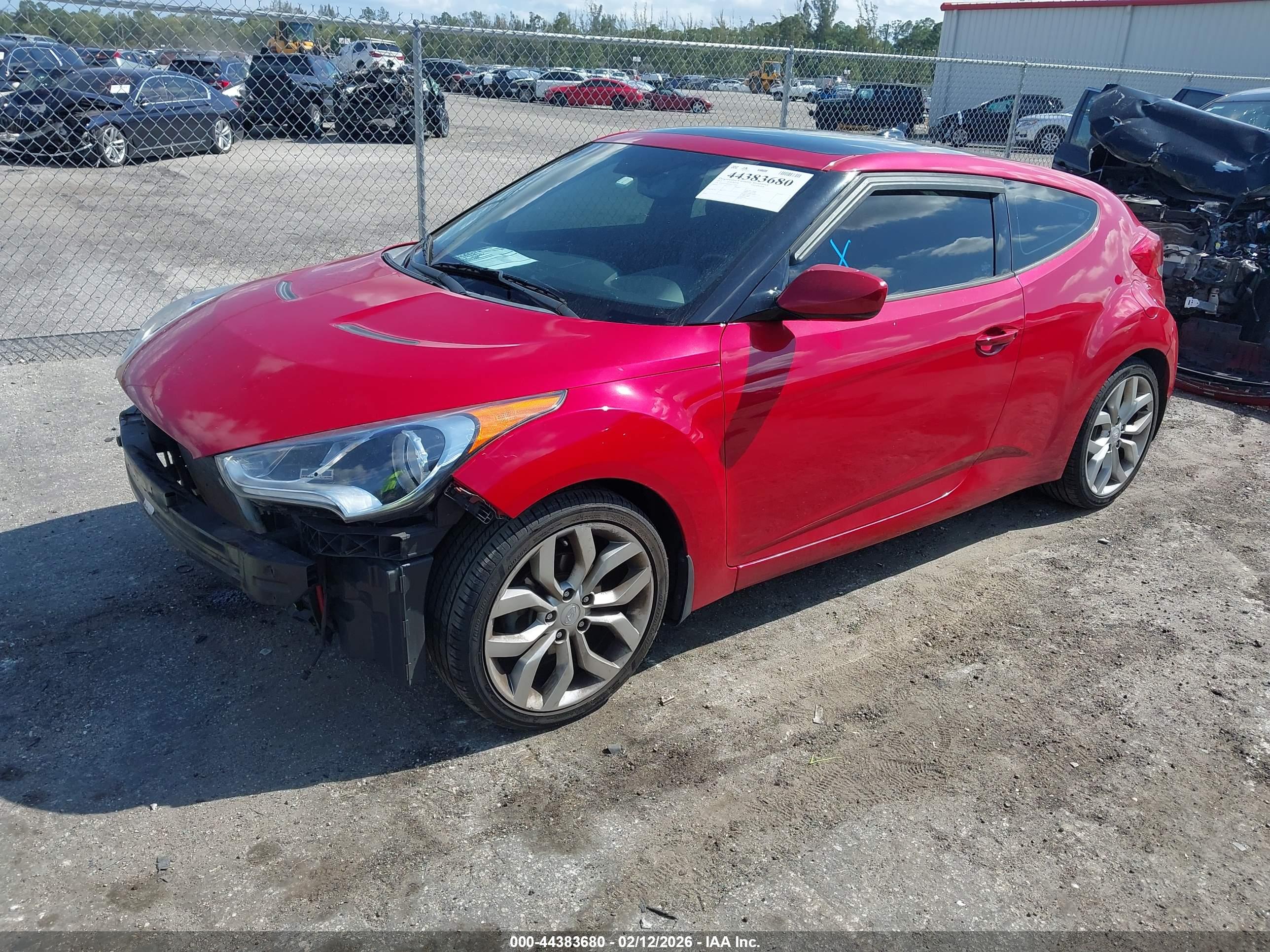 HYUNDAI VELOSTER image 2