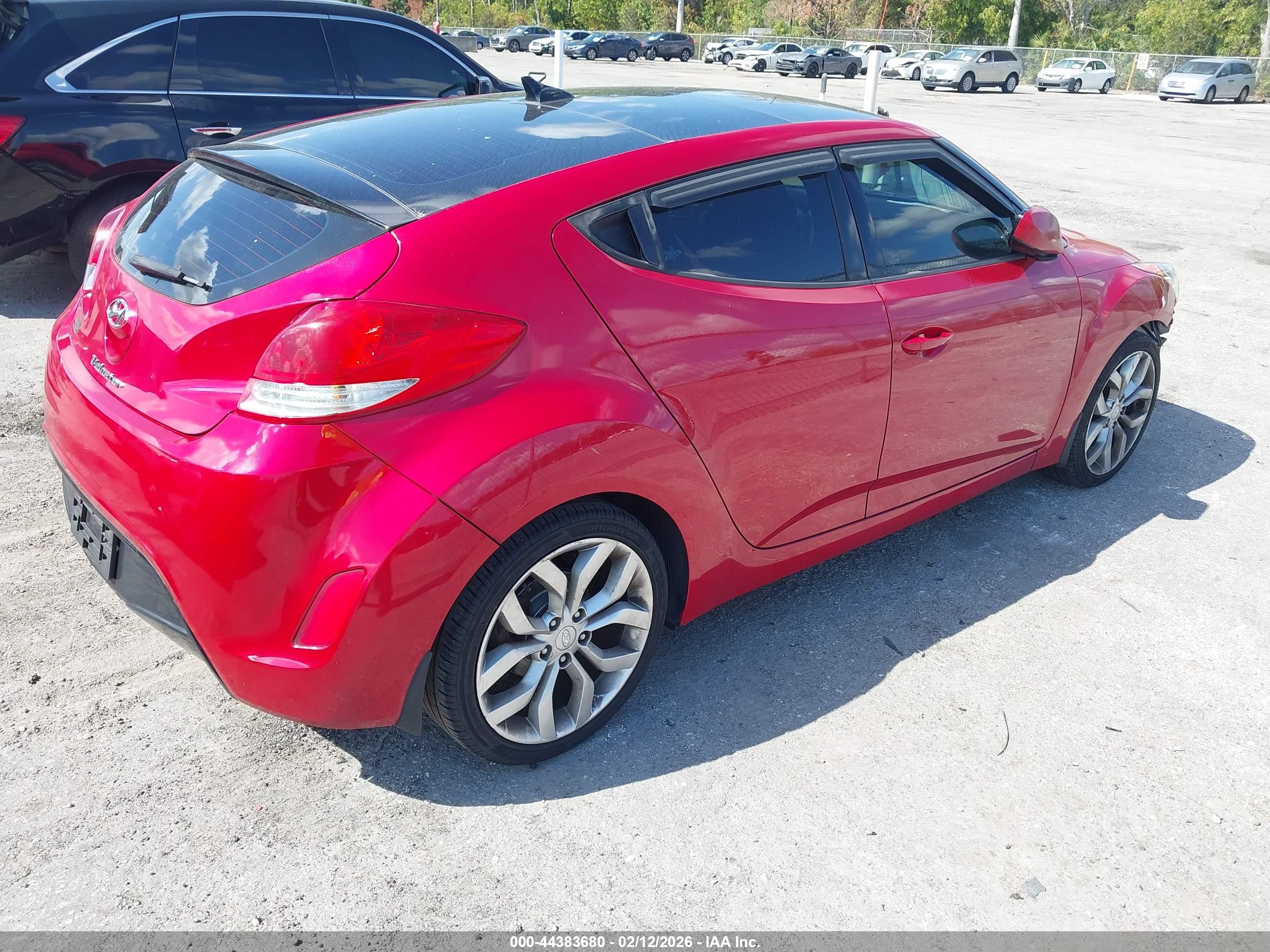 HYUNDAI VELOSTER image 4