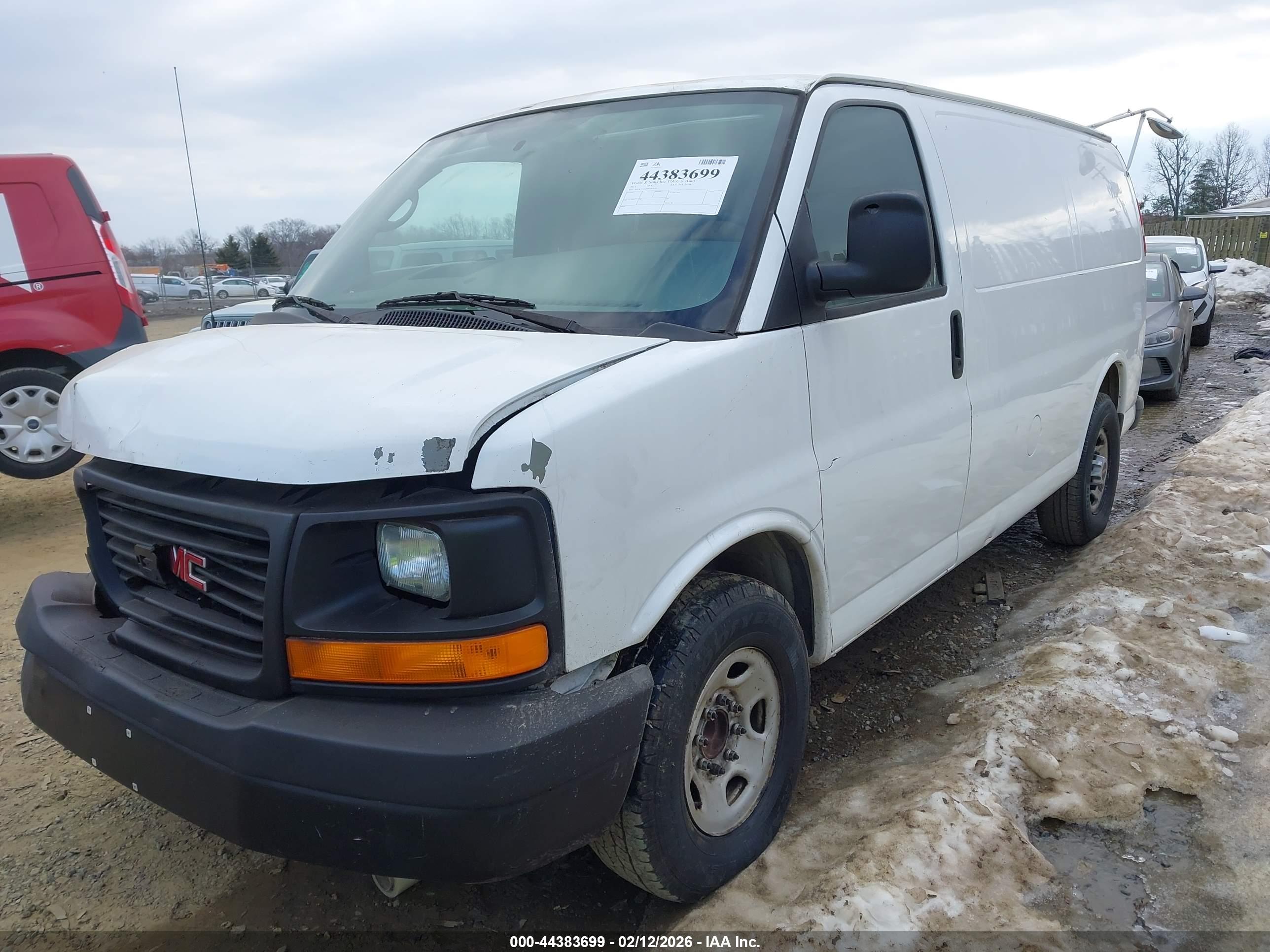 GMC SAVANA image 2