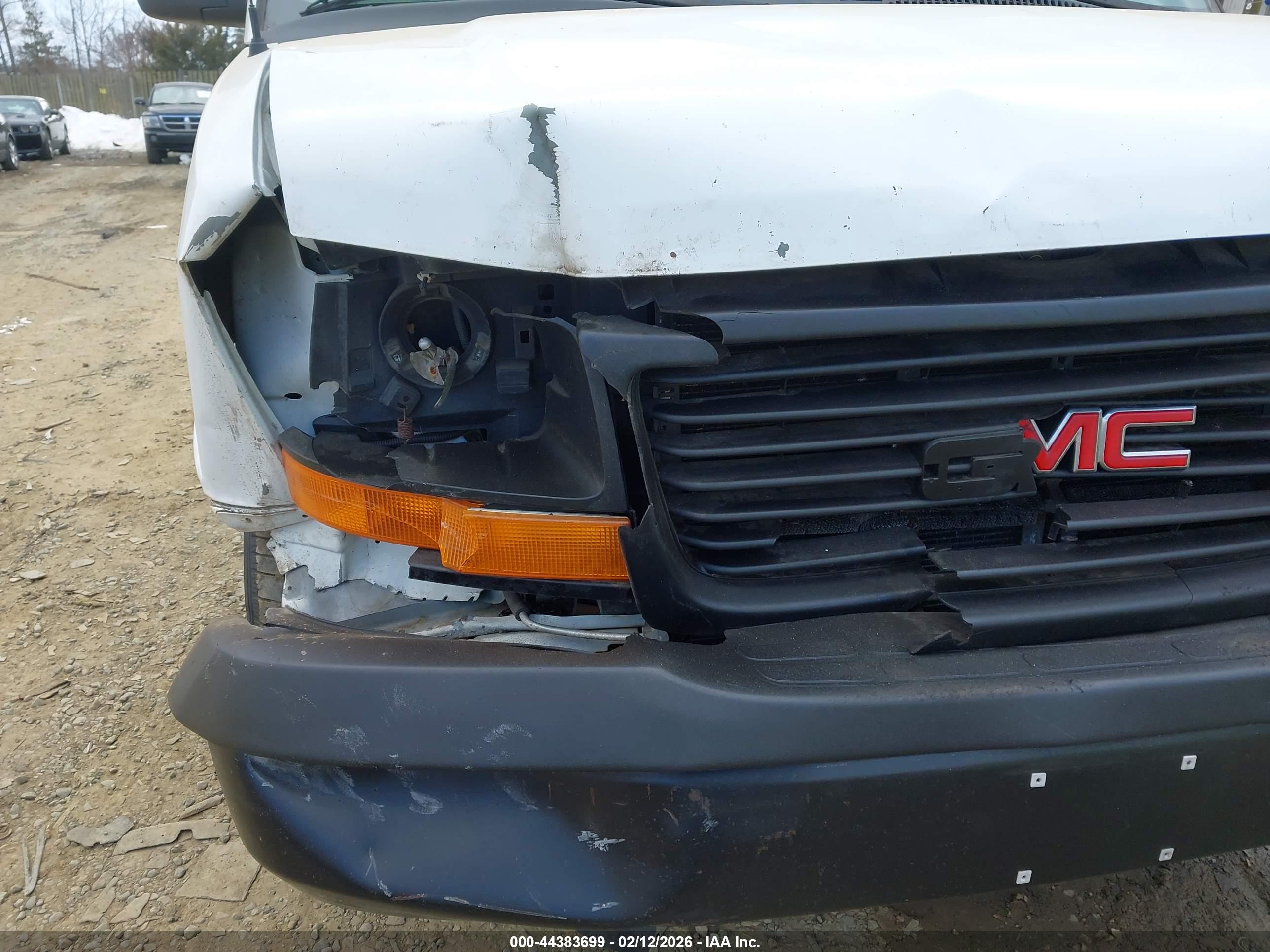 GMC SAVANA image 6