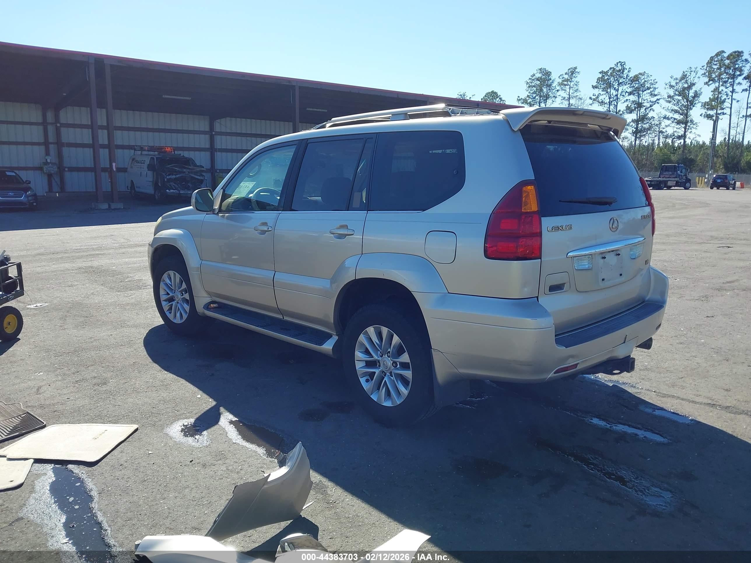 LEXUS GX image 3