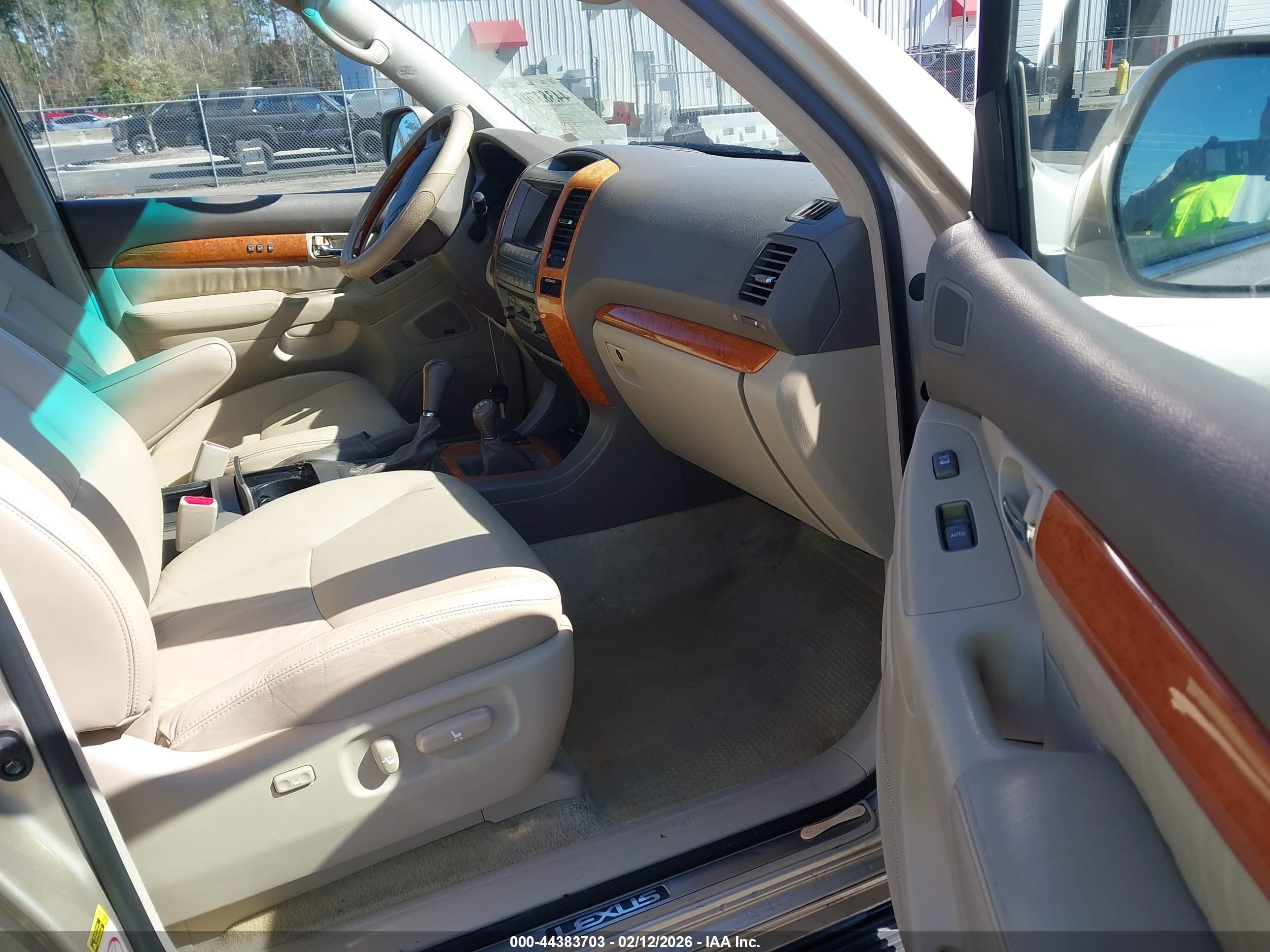 LEXUS GX image 5
