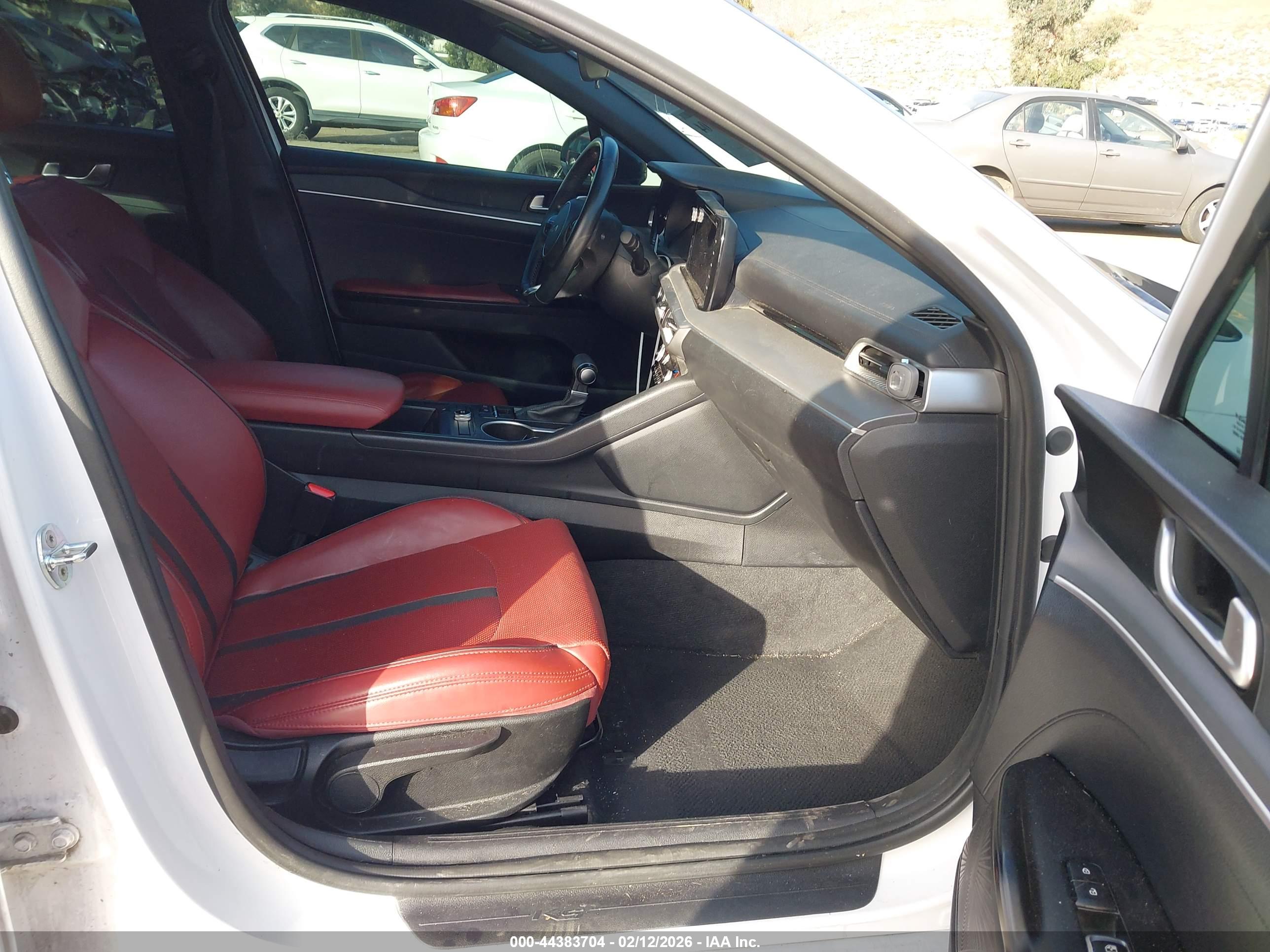 KIA K5 image 5