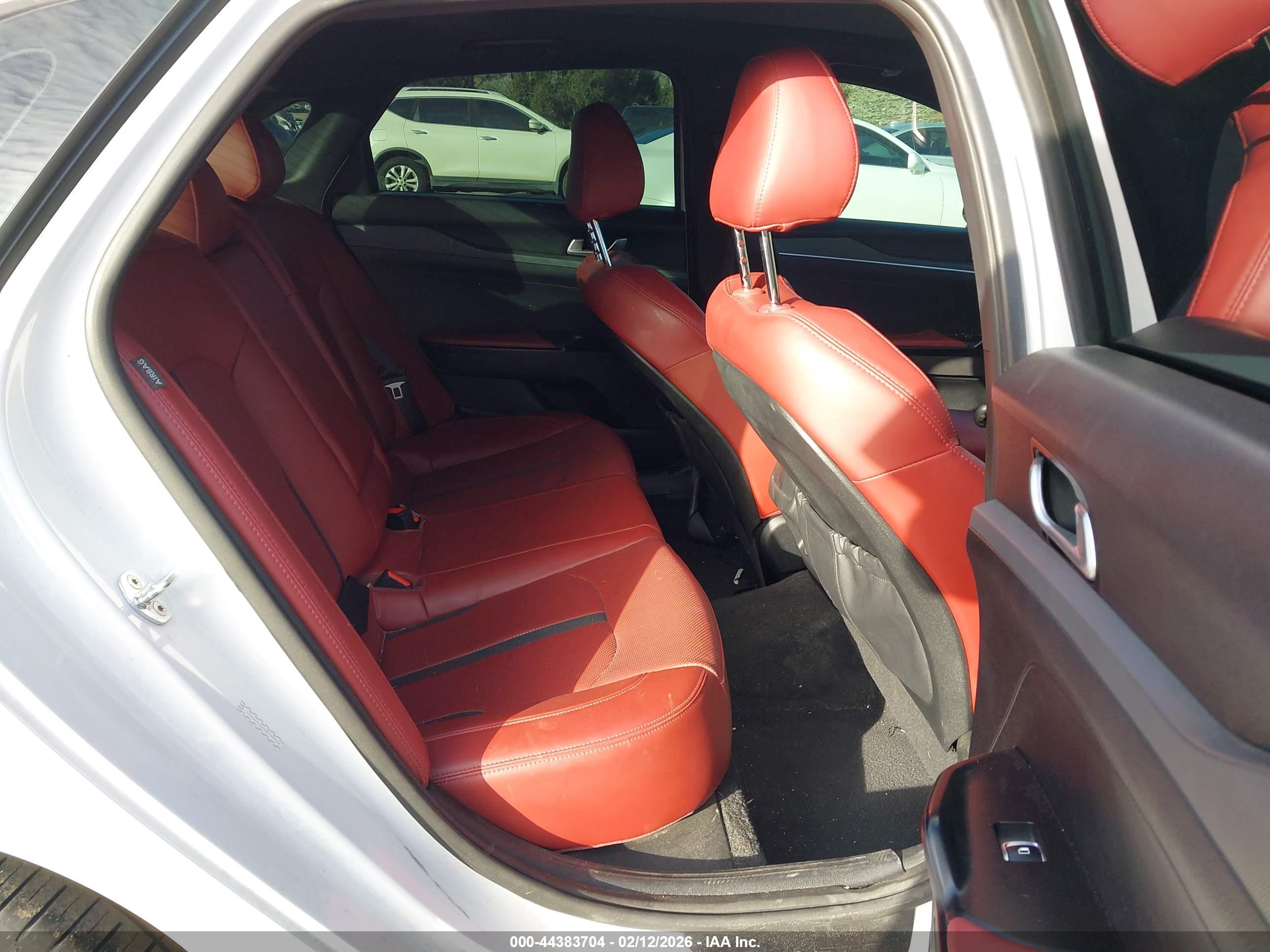 KIA K5 image 8