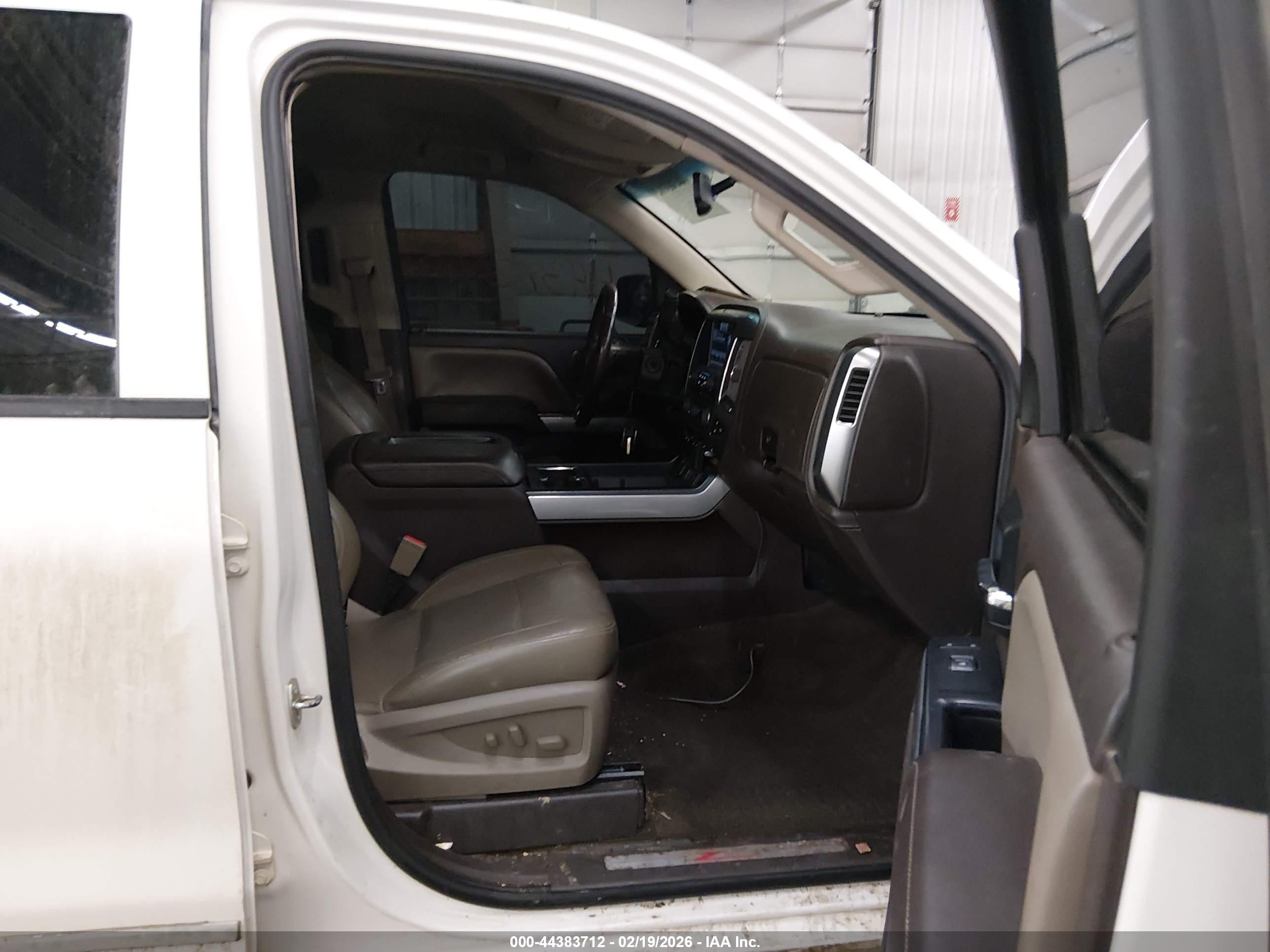 CHEVROLET SILVERADO image 5