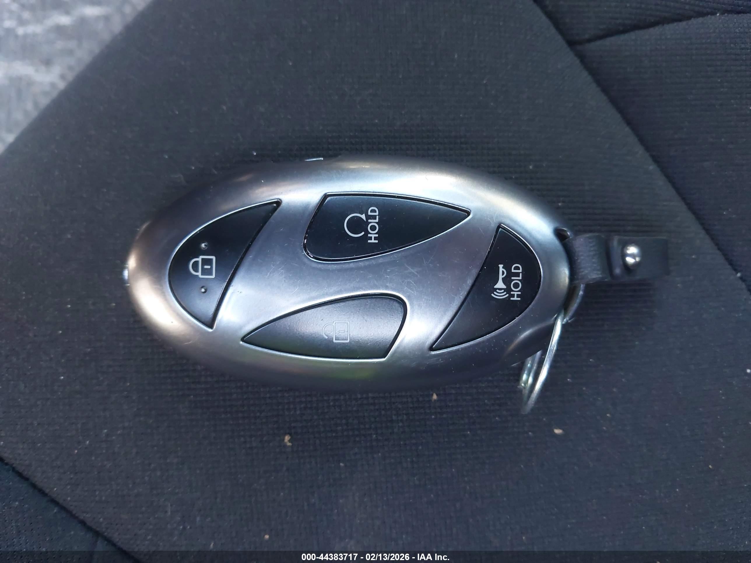 HYUNDAI ELANTRA image 11