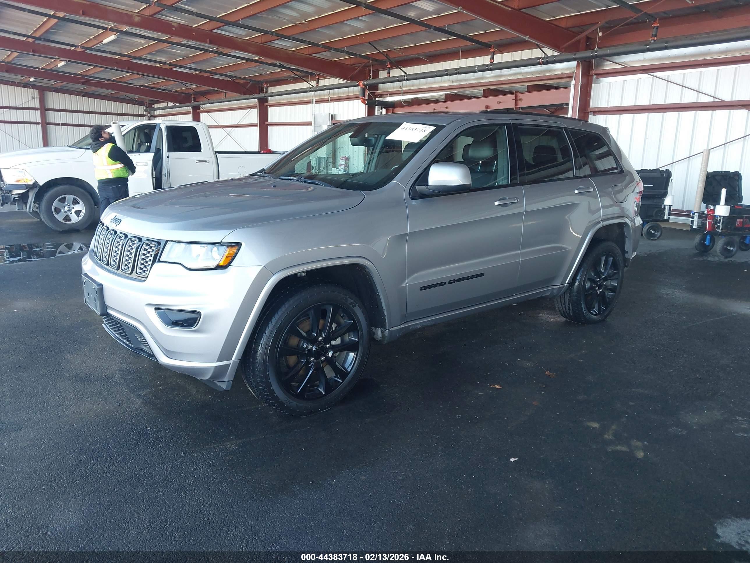 JEEP GRAND image 2