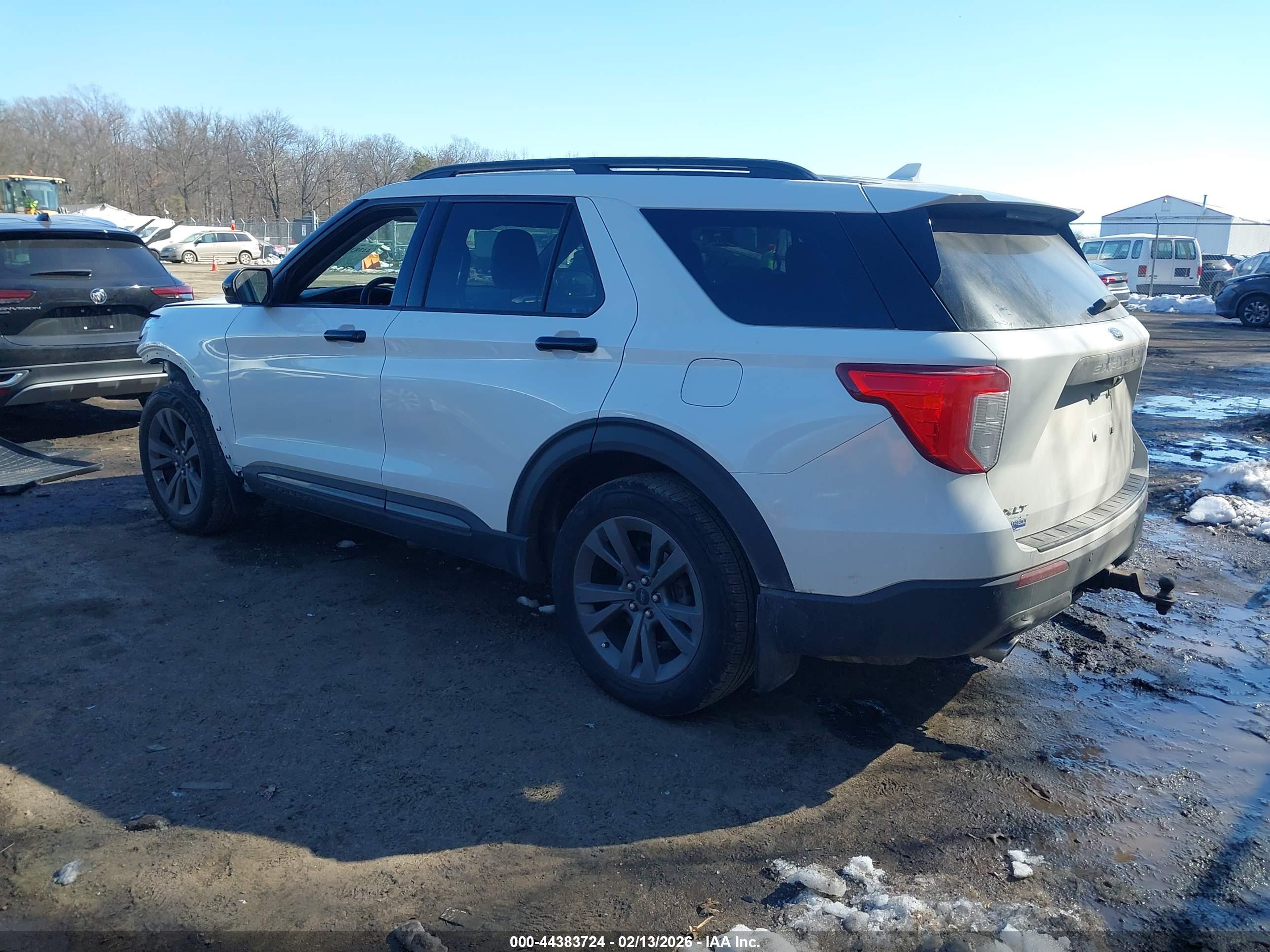FORD EXPLORER image 3