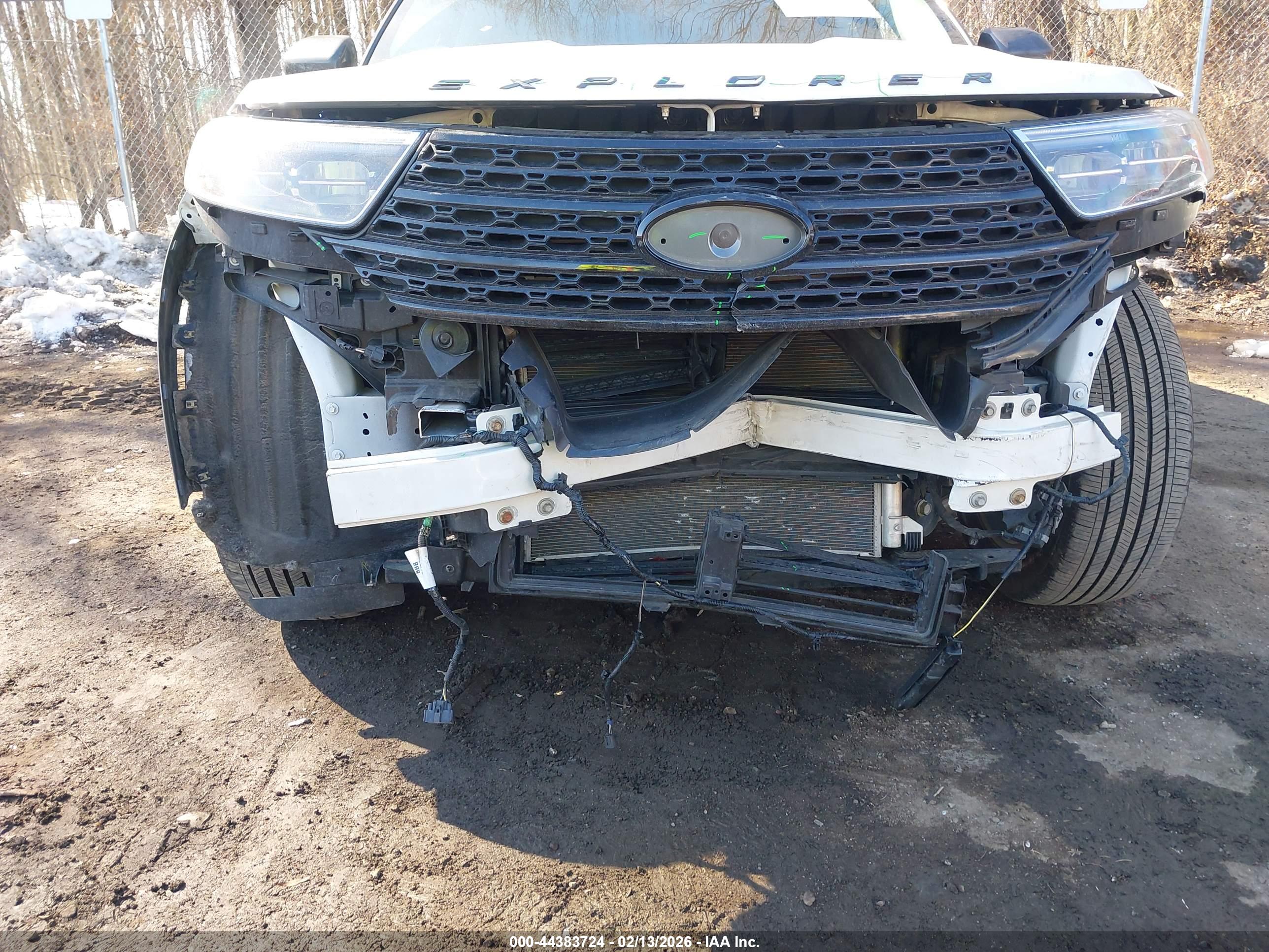 FORD EXPLORER image 6