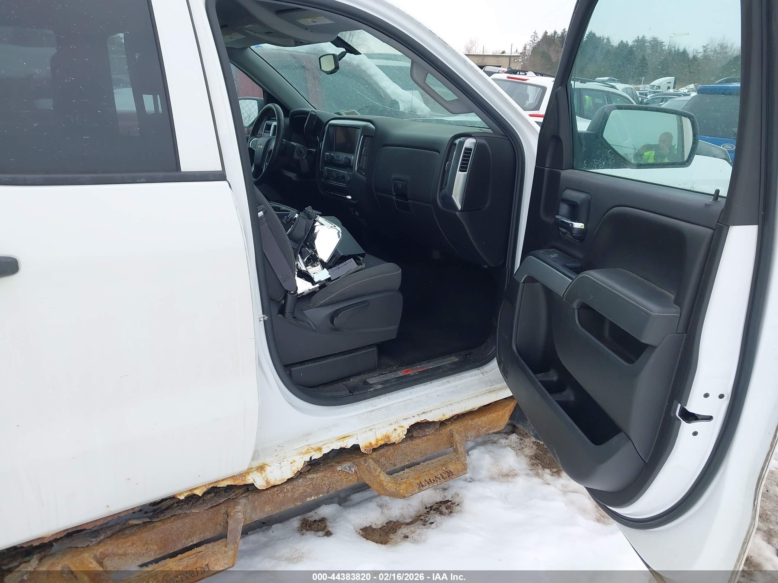 CHEVROLET SILVERADO image 5