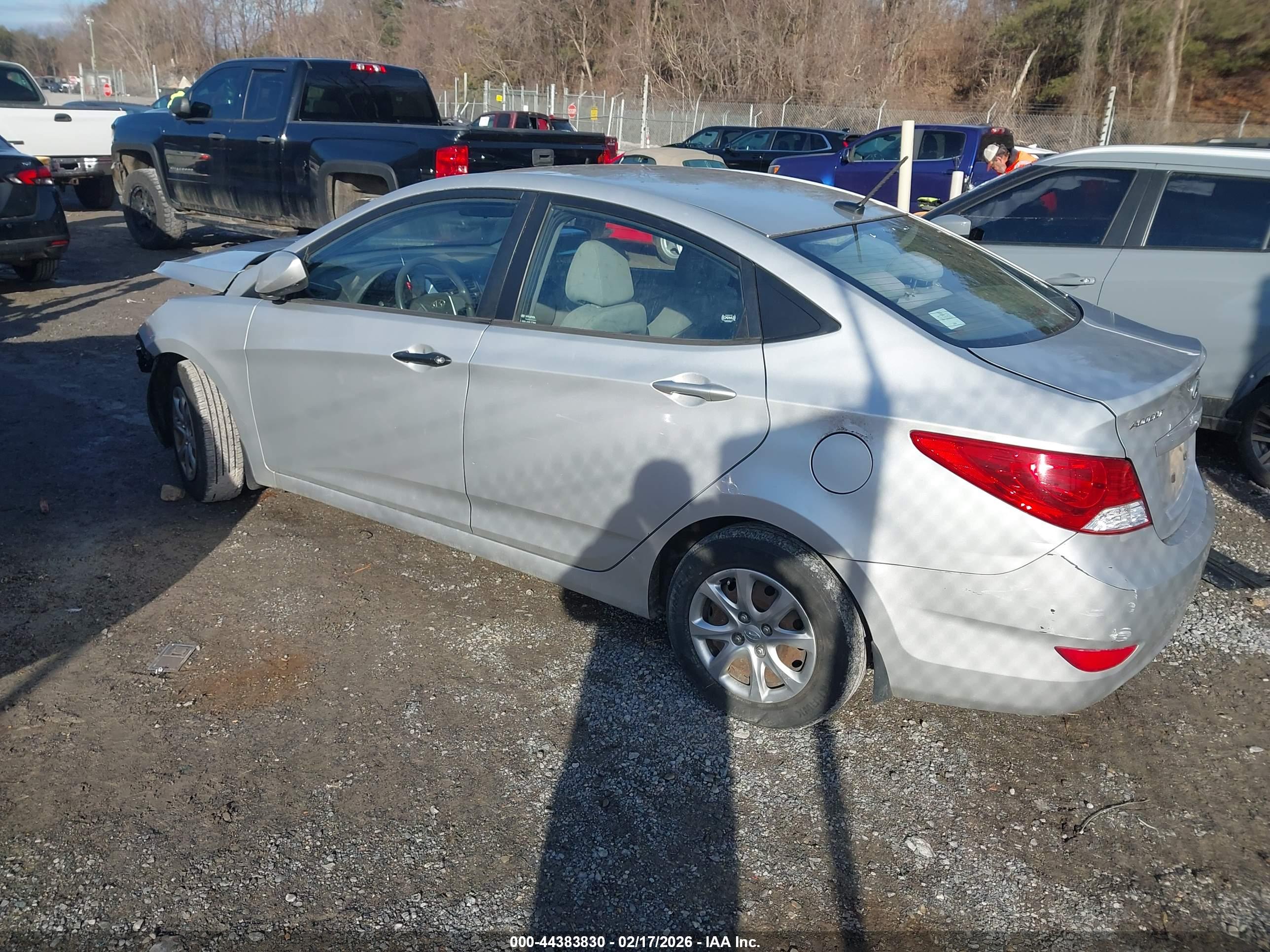 HYUNDAI ACCENT image 3