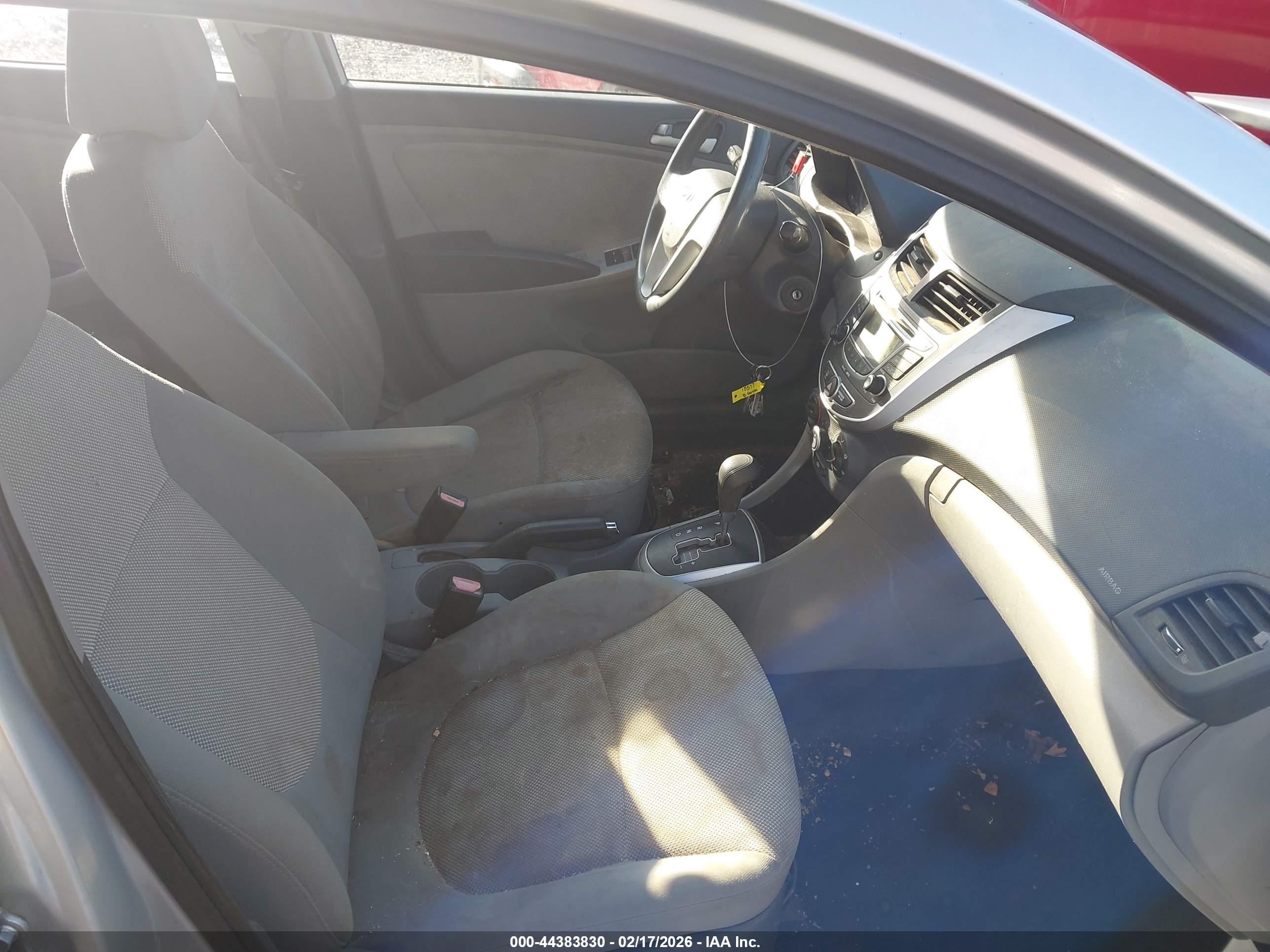 HYUNDAI ACCENT image 5