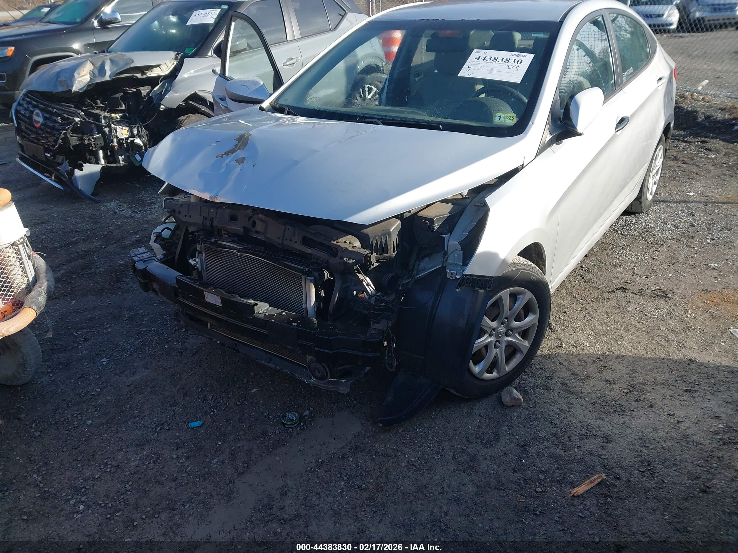 HYUNDAI ACCENT image 6