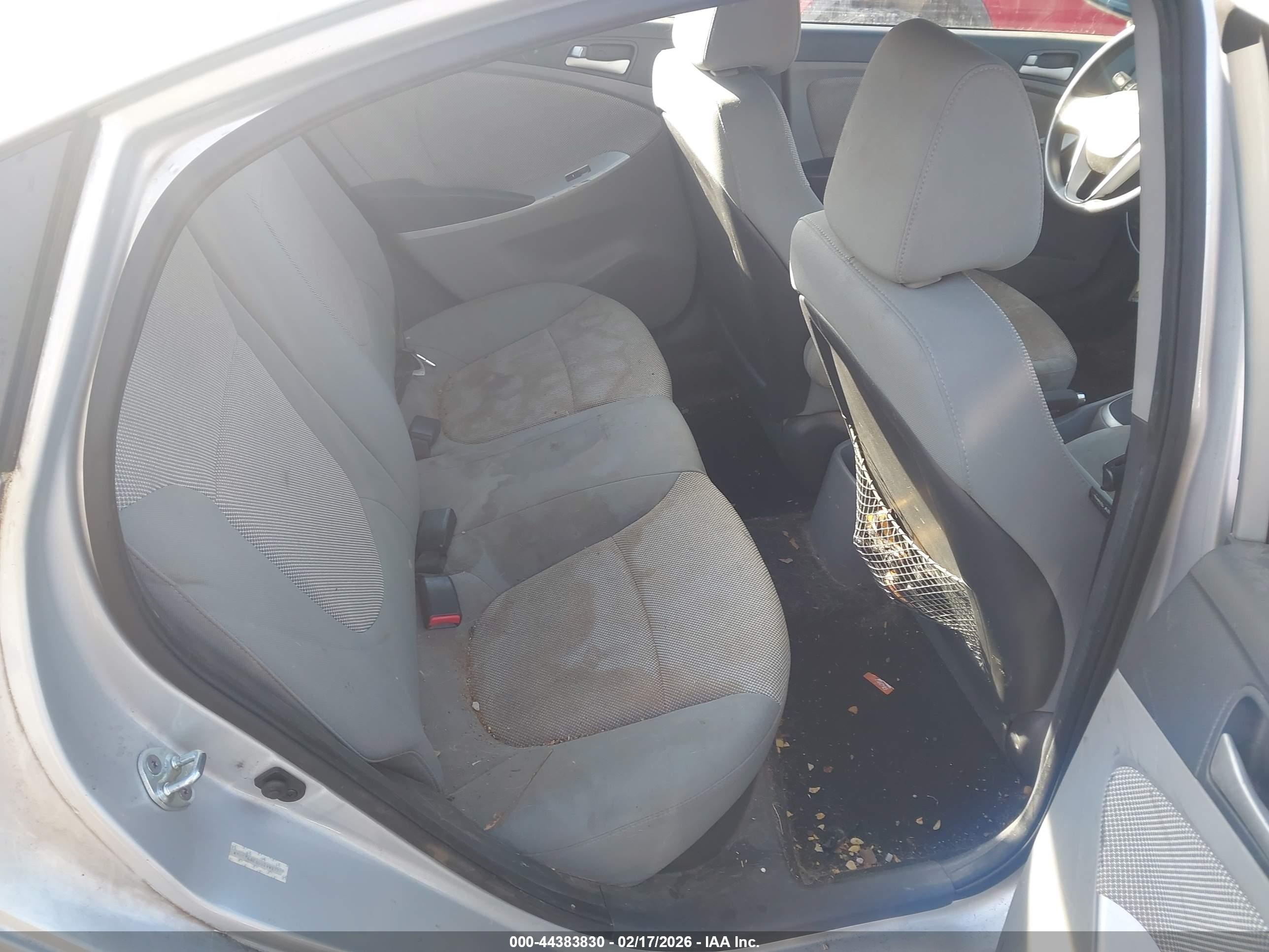 HYUNDAI ACCENT image 8