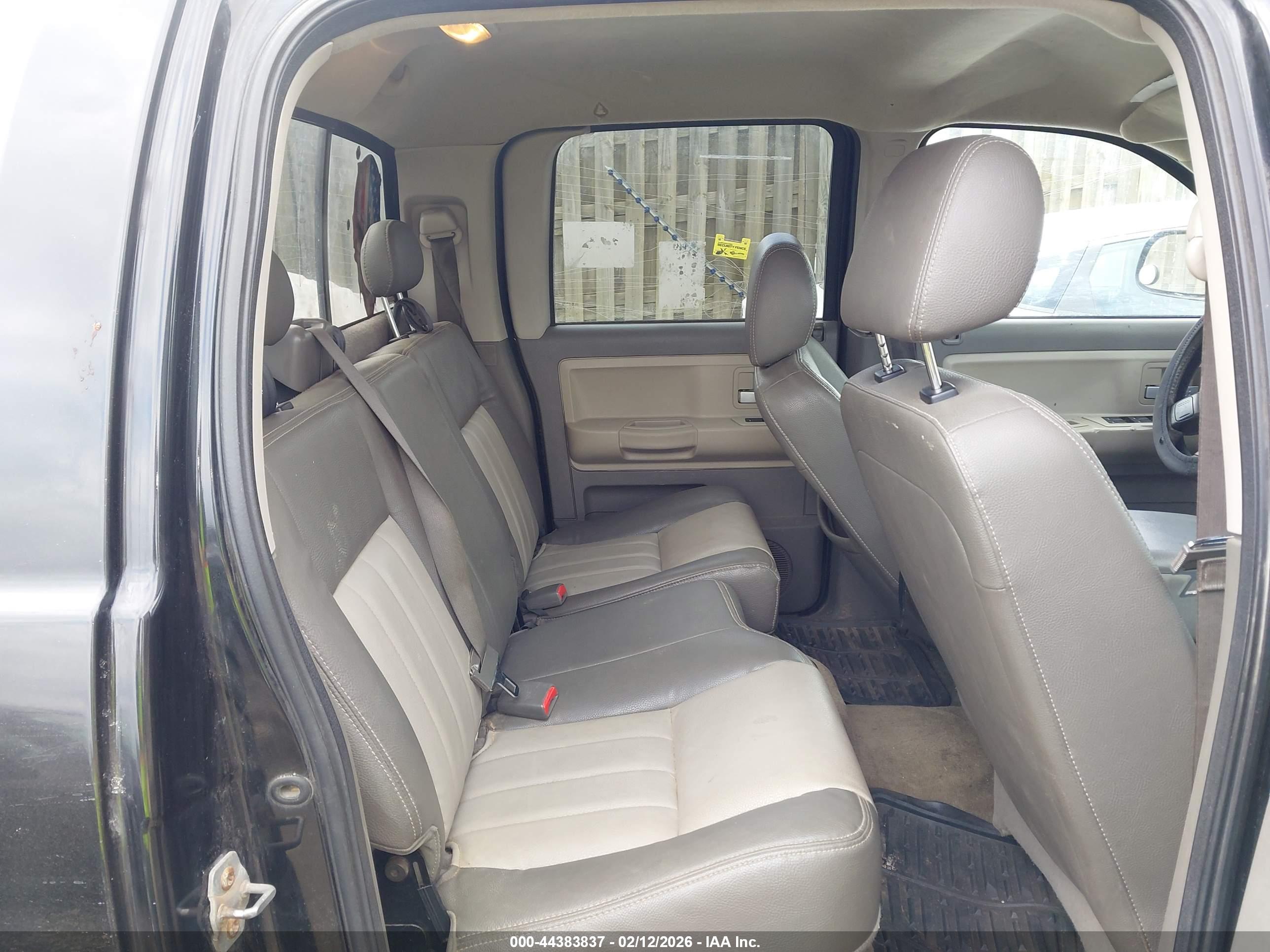 DODGE DAKOTA image 8