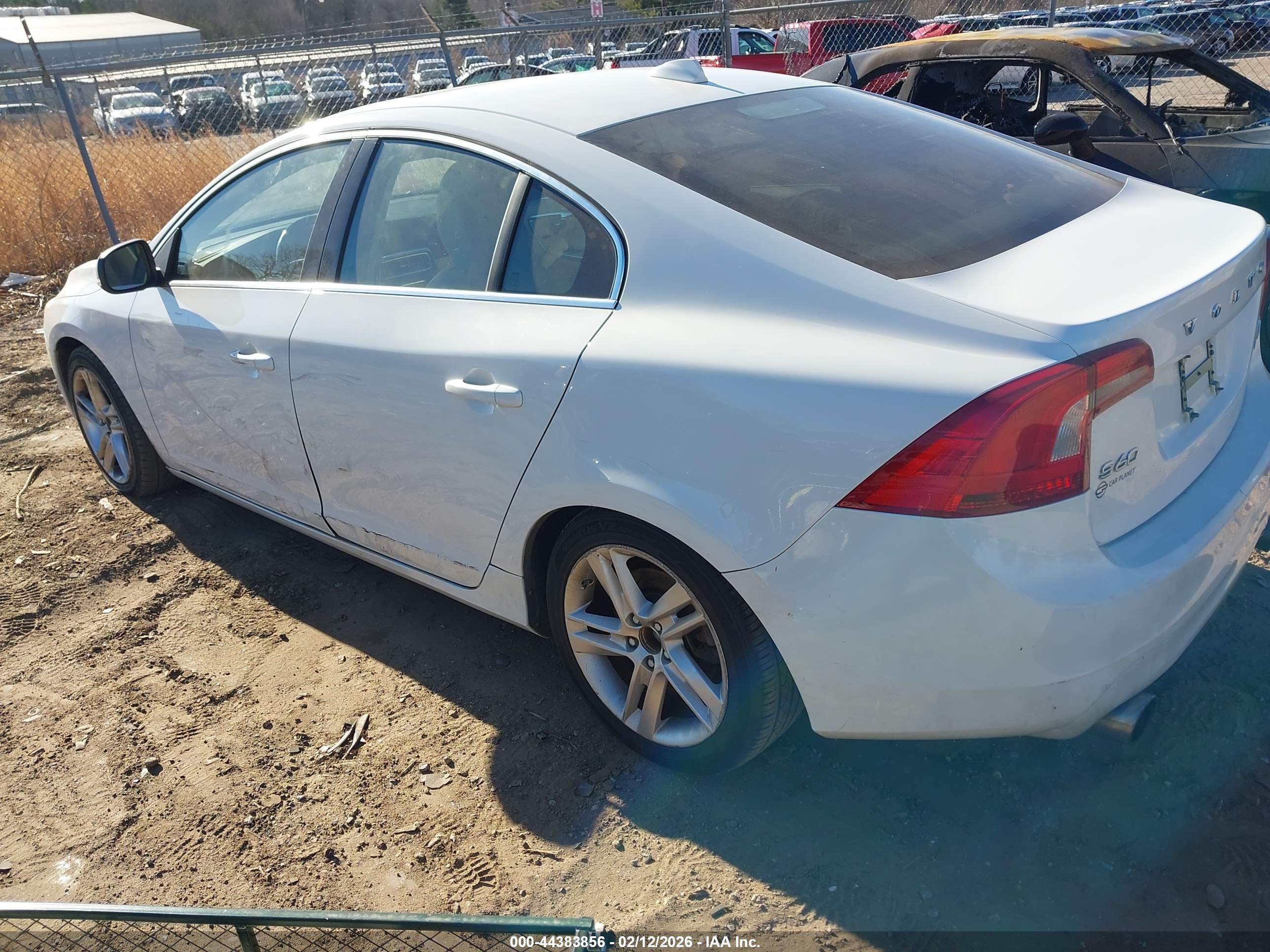VOLVO S60 image 3