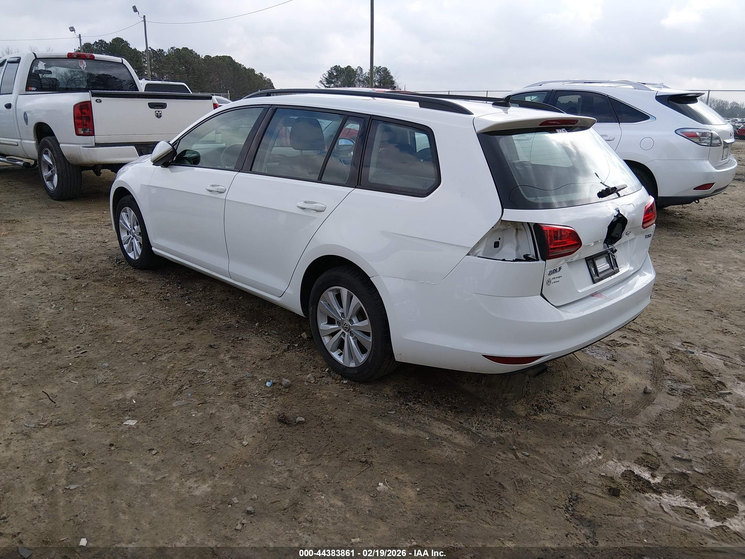VOLKSWAGEN GOLF image 3
